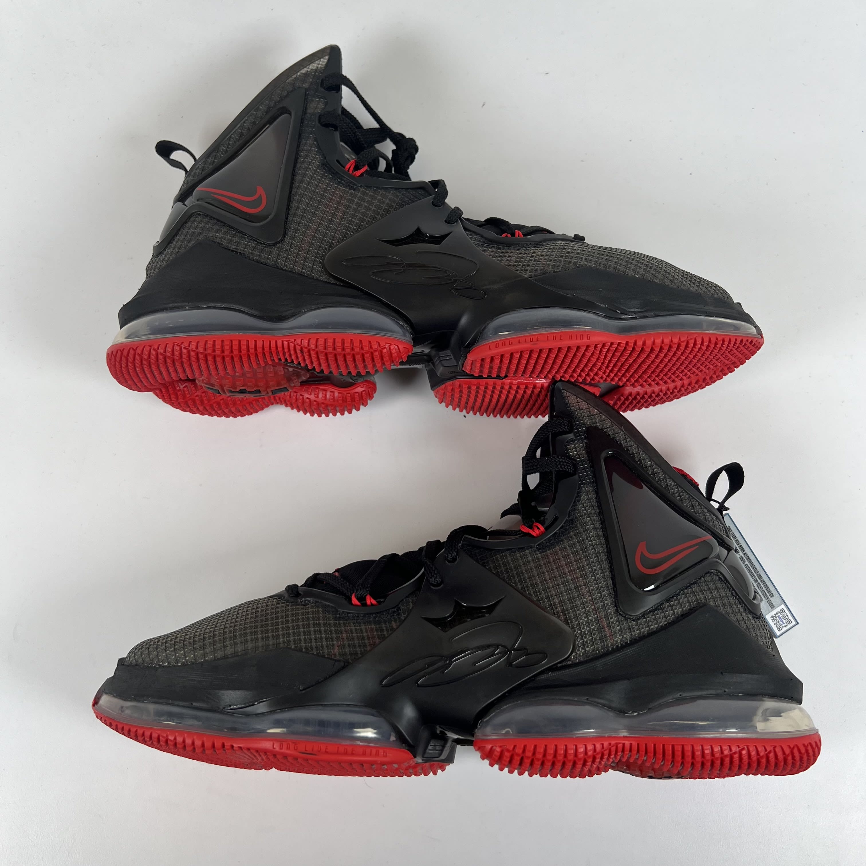 SP7617 Nike LeBron 19 Bred