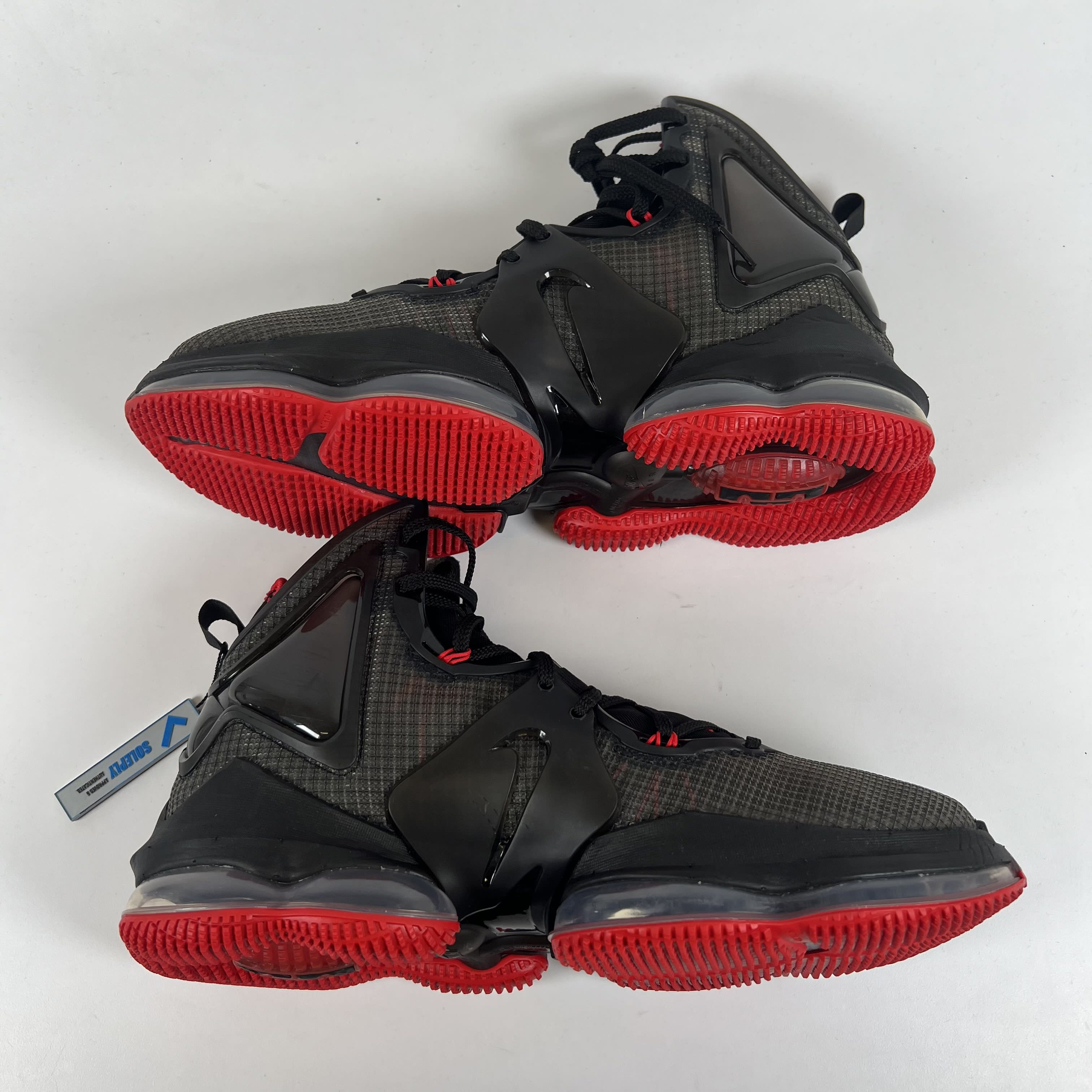 SP7617 Nike LeBron 19 Bred