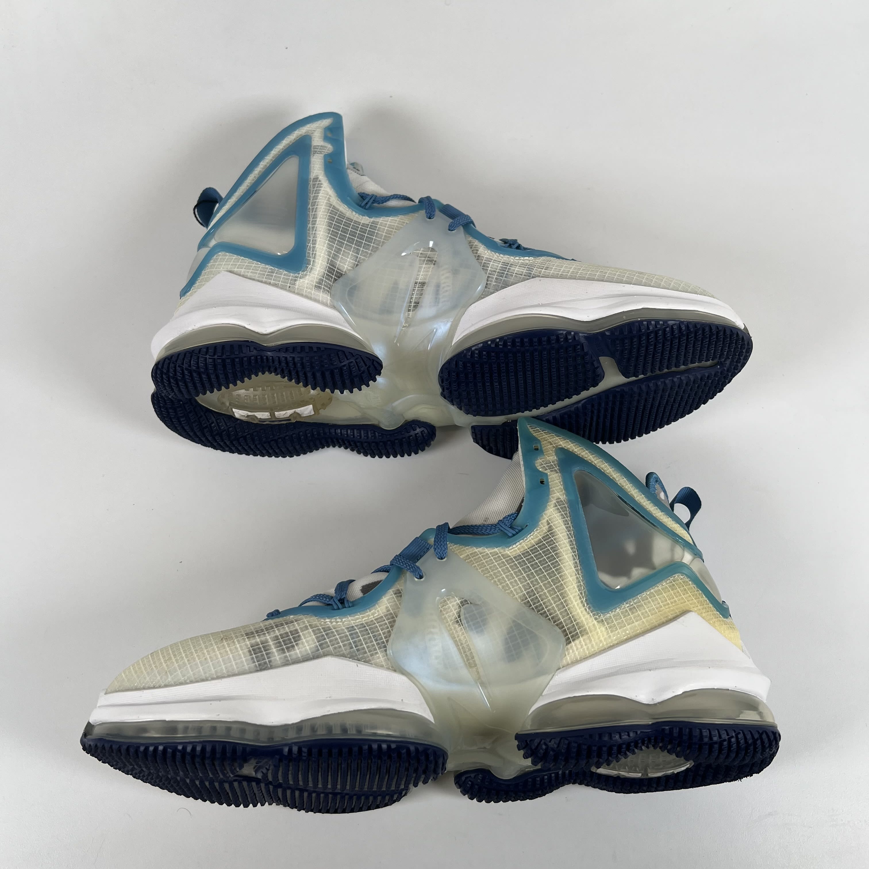 SP7616 Nike LeBron 19 Space Jam