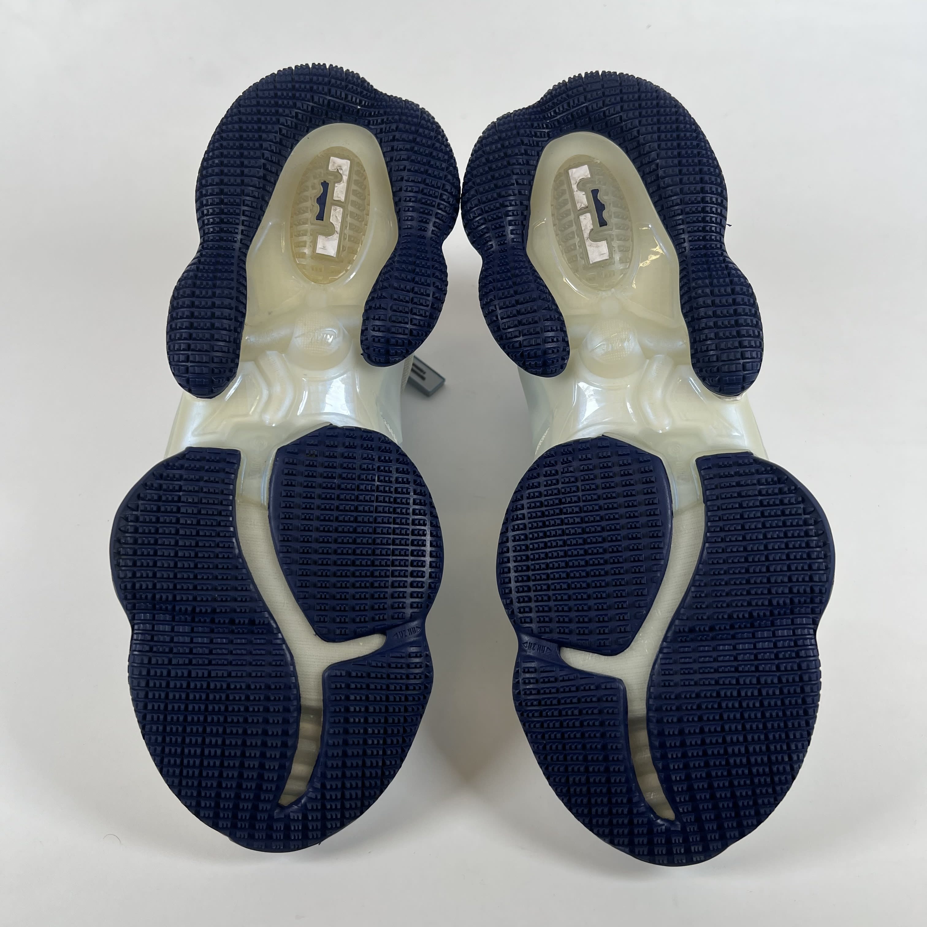 SP7616 Nike LeBron 19 Space Jam