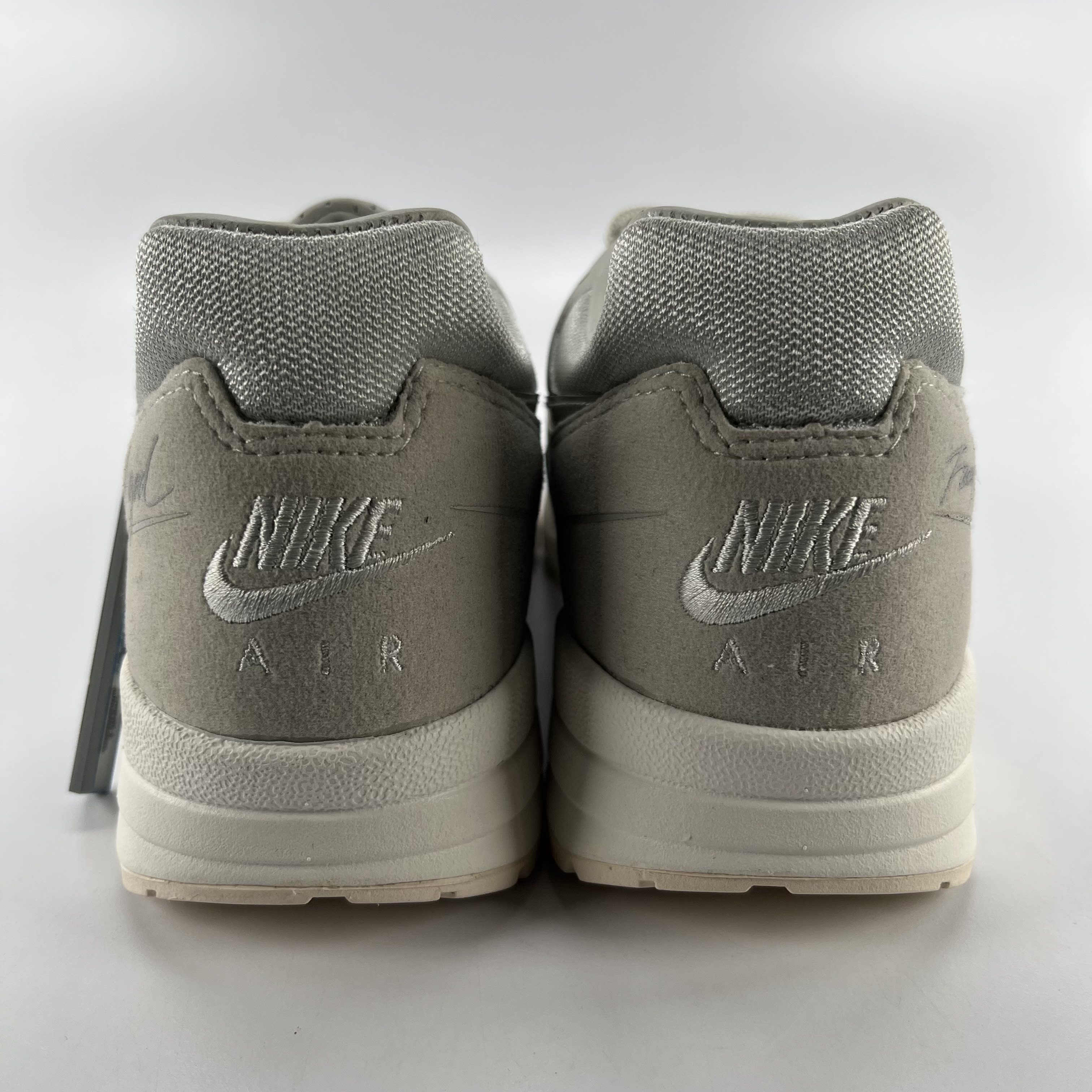 585785 Nike Air Skylon 2 Fear of God Light Bone