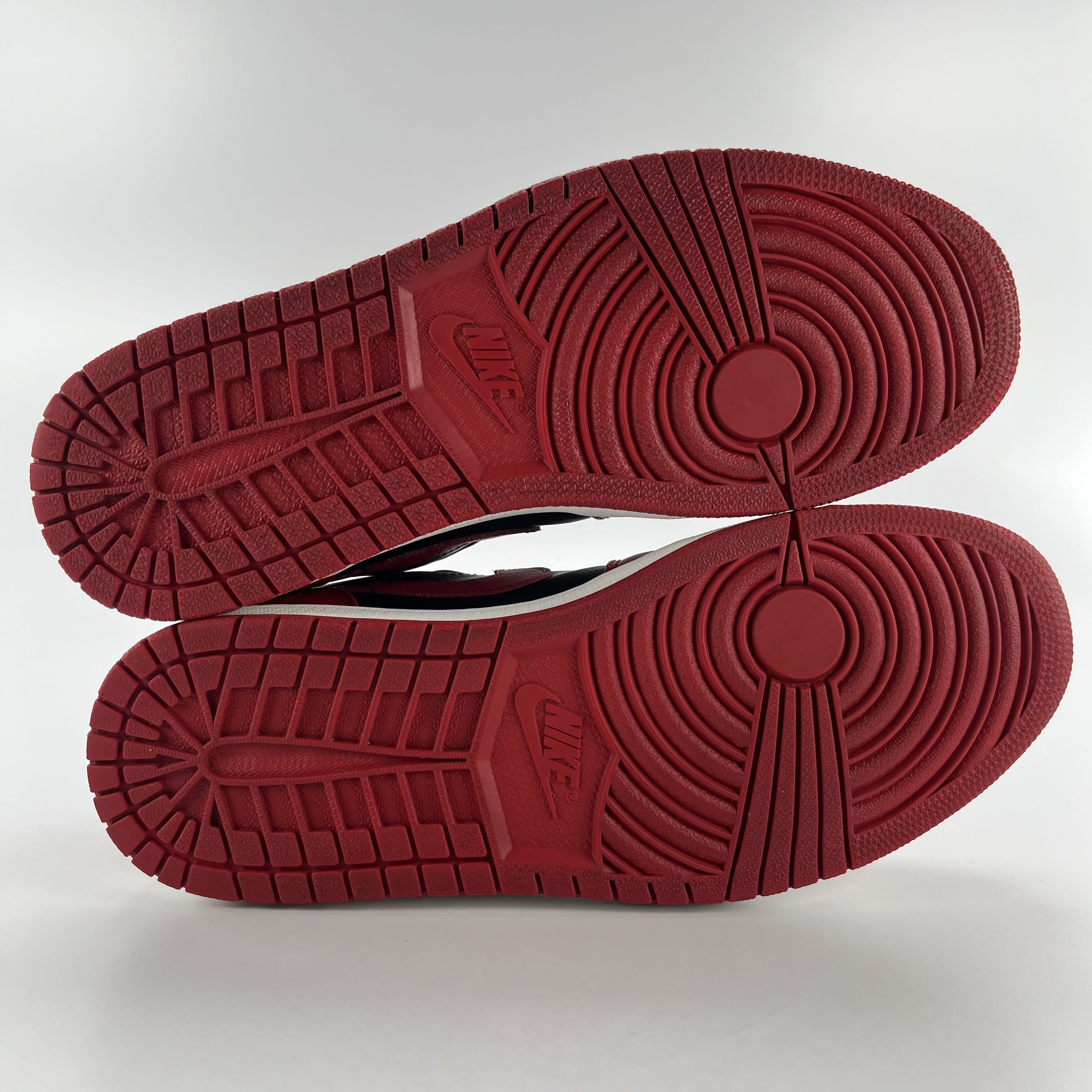635927 Air Jordan 1 Low 'Reverse Bred'
