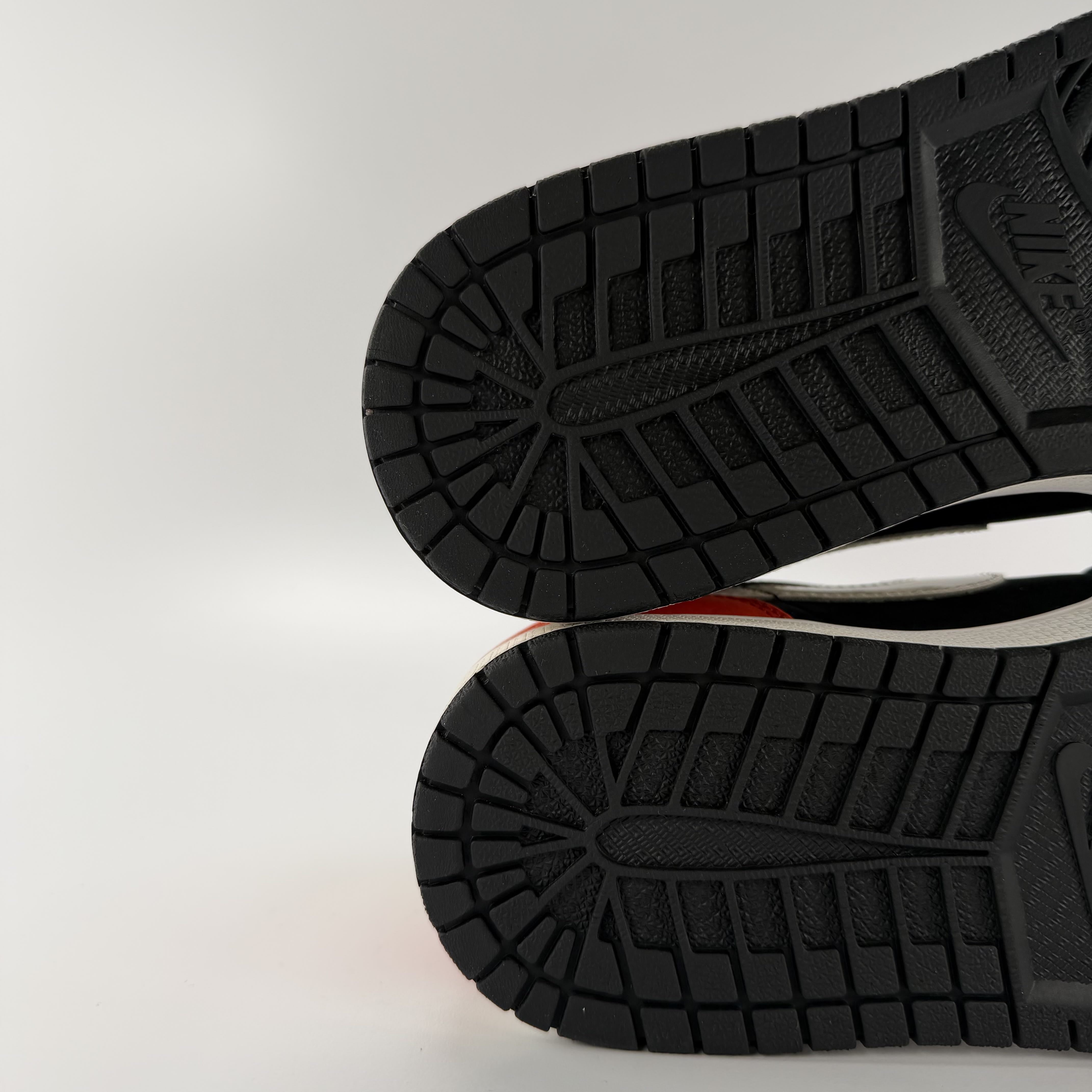 711457 Jordan 1 Mid Black Amarillo Orange