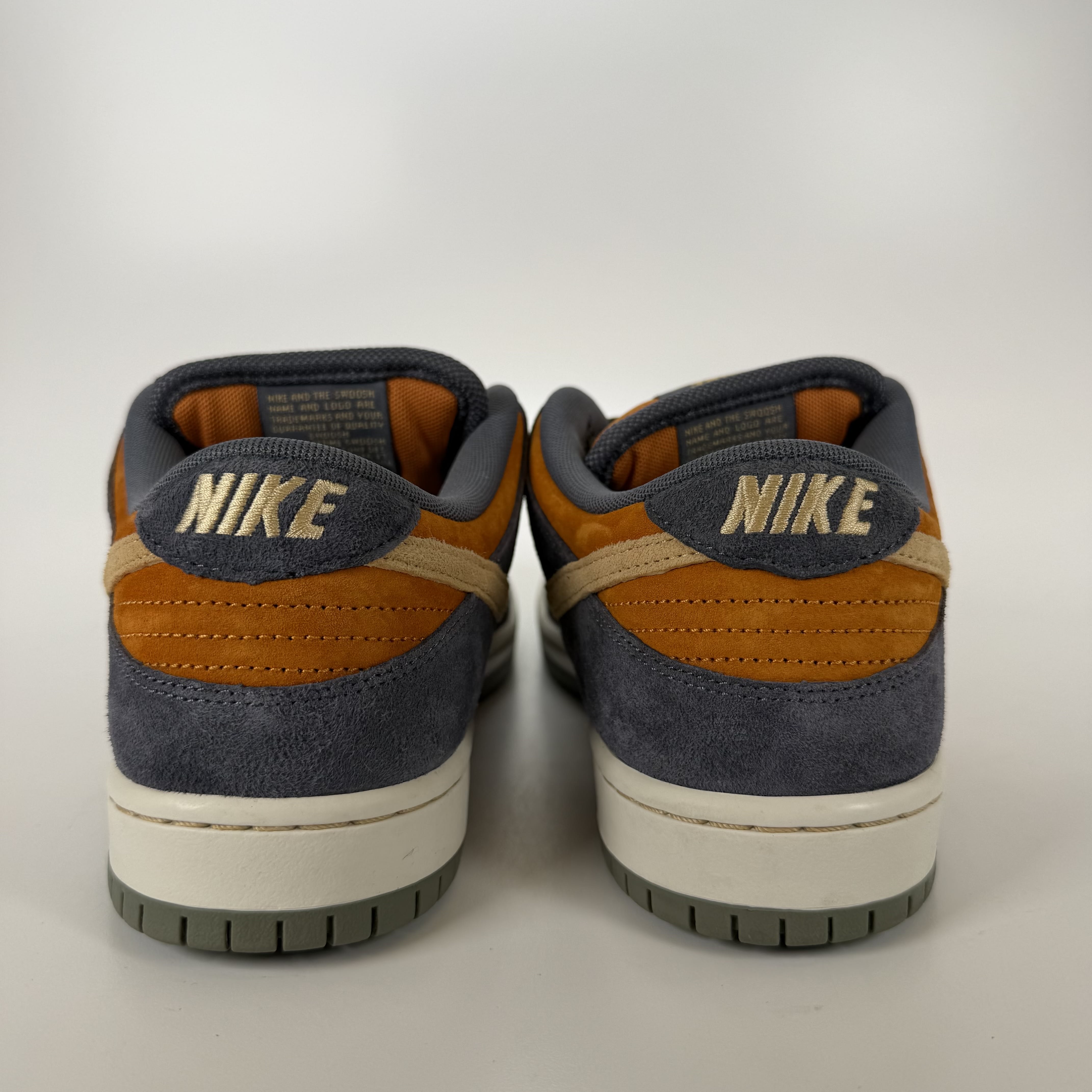 SP5719 Nike SB Dunk Low Light Carbon Monarch
