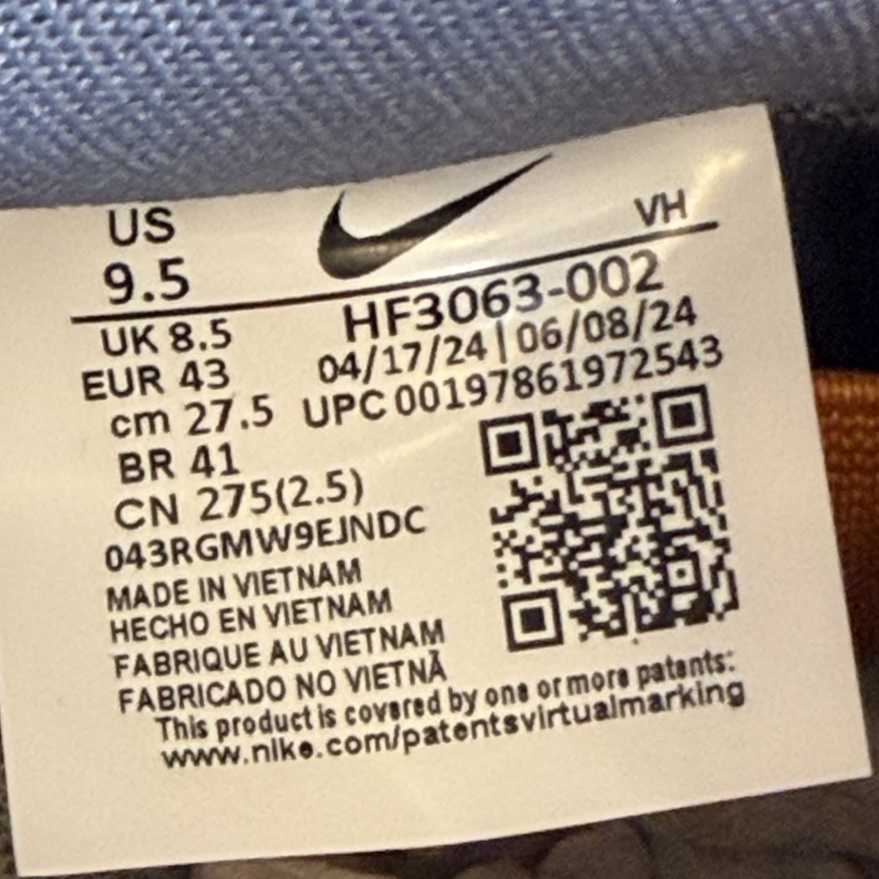 SP5719 Nike SB Dunk Low Light Carbon Monarch
