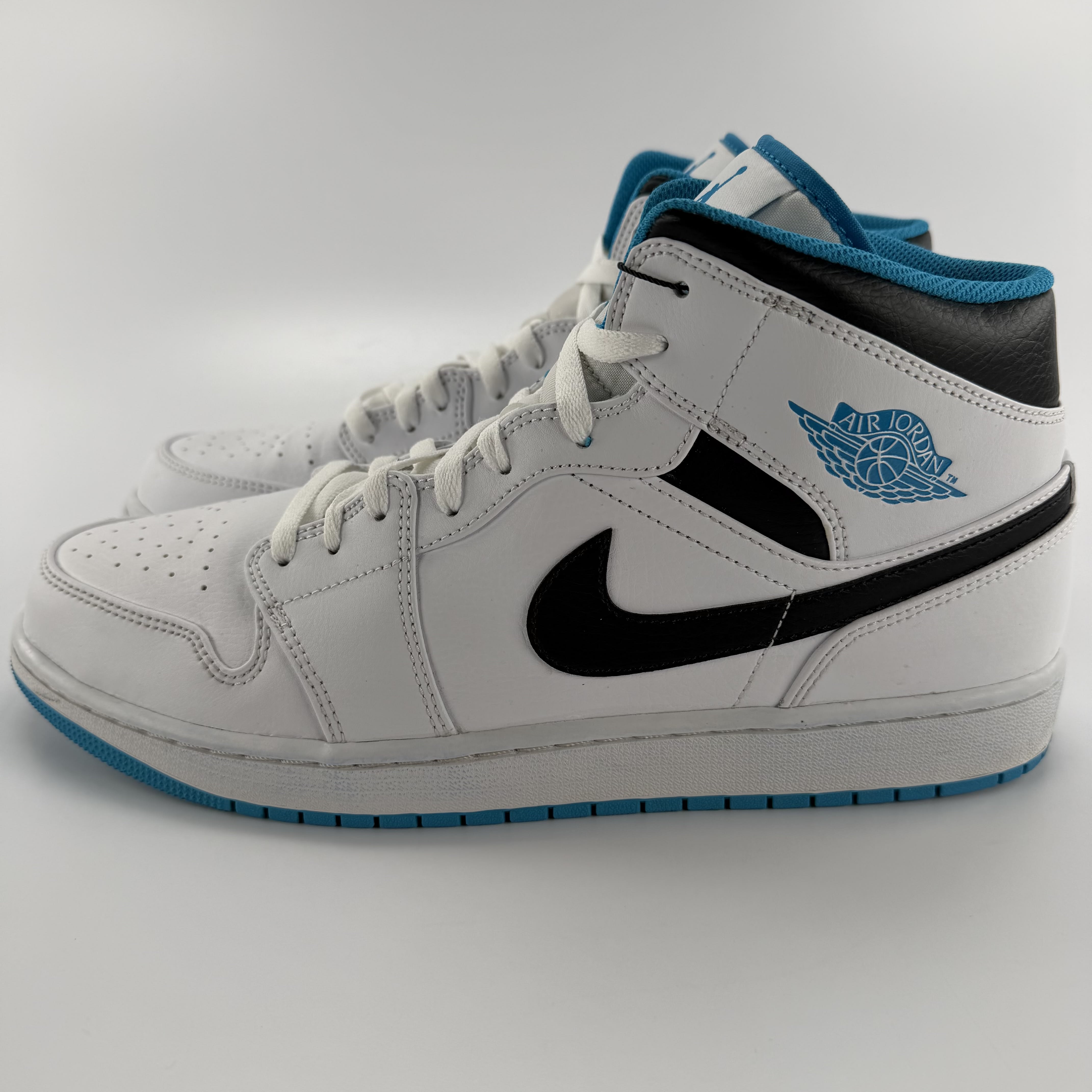 694813 Jordan 1 Mid Laser Blue