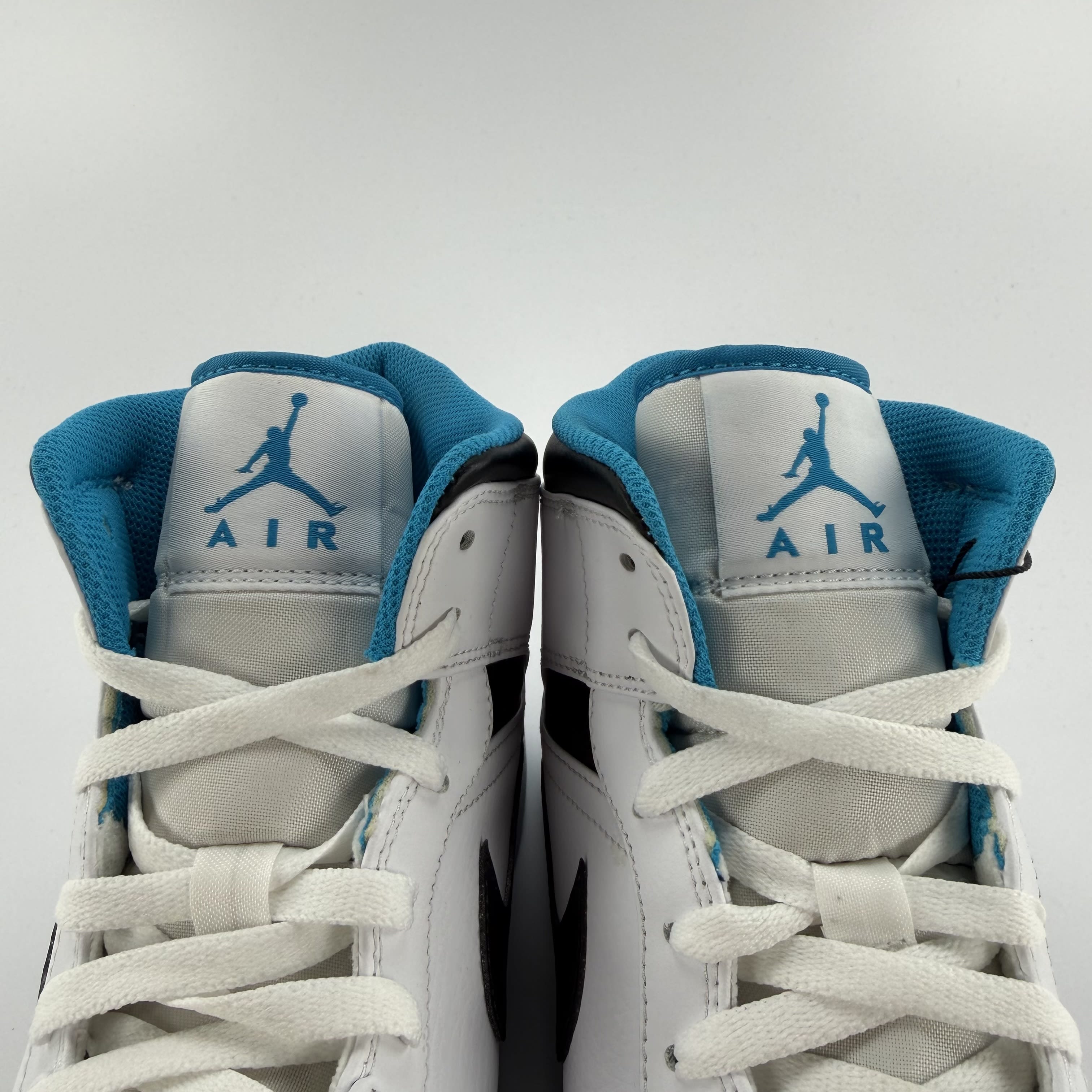 694813 Jordan 1 Mid Laser Blue