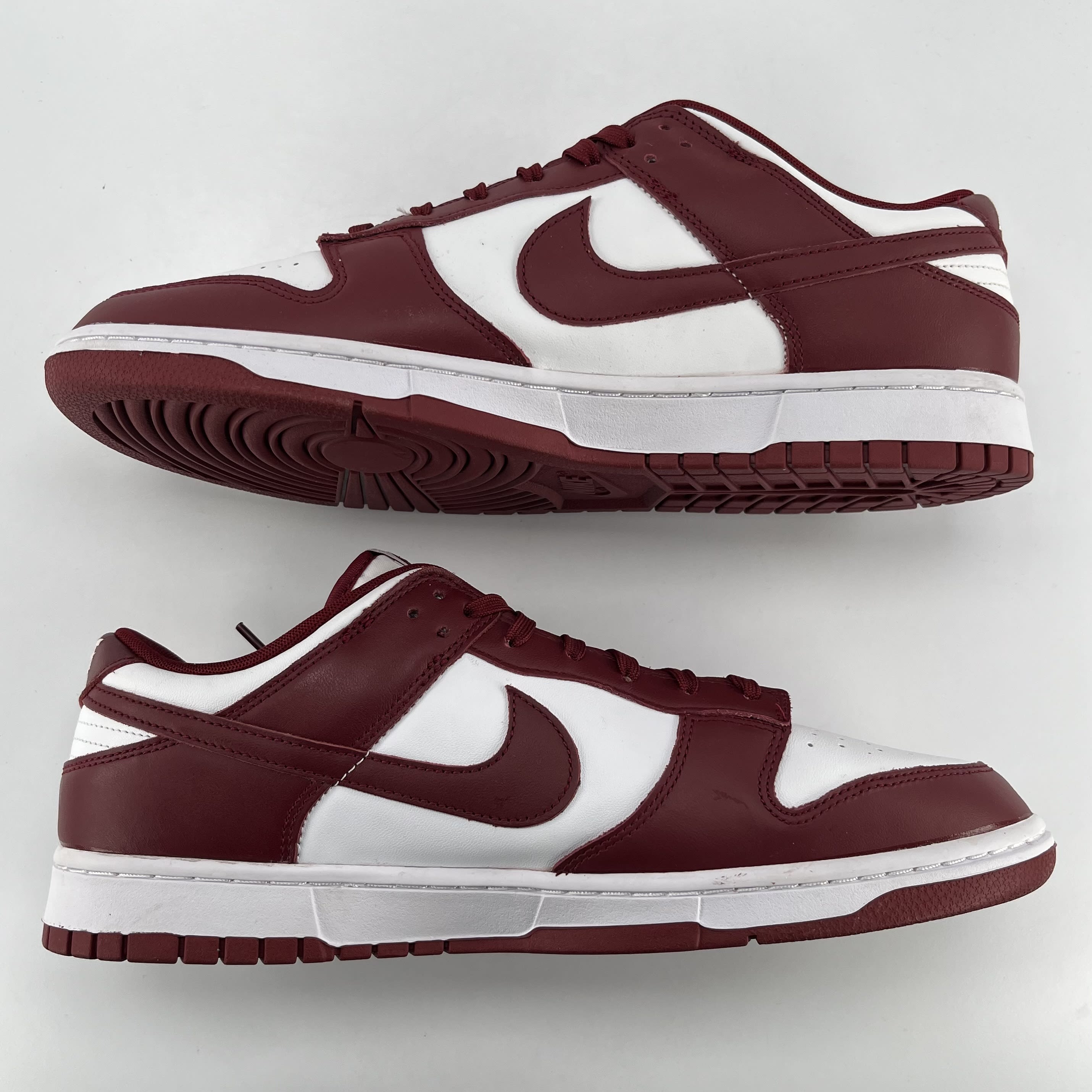 625368 Nike Dunk Low Team Red