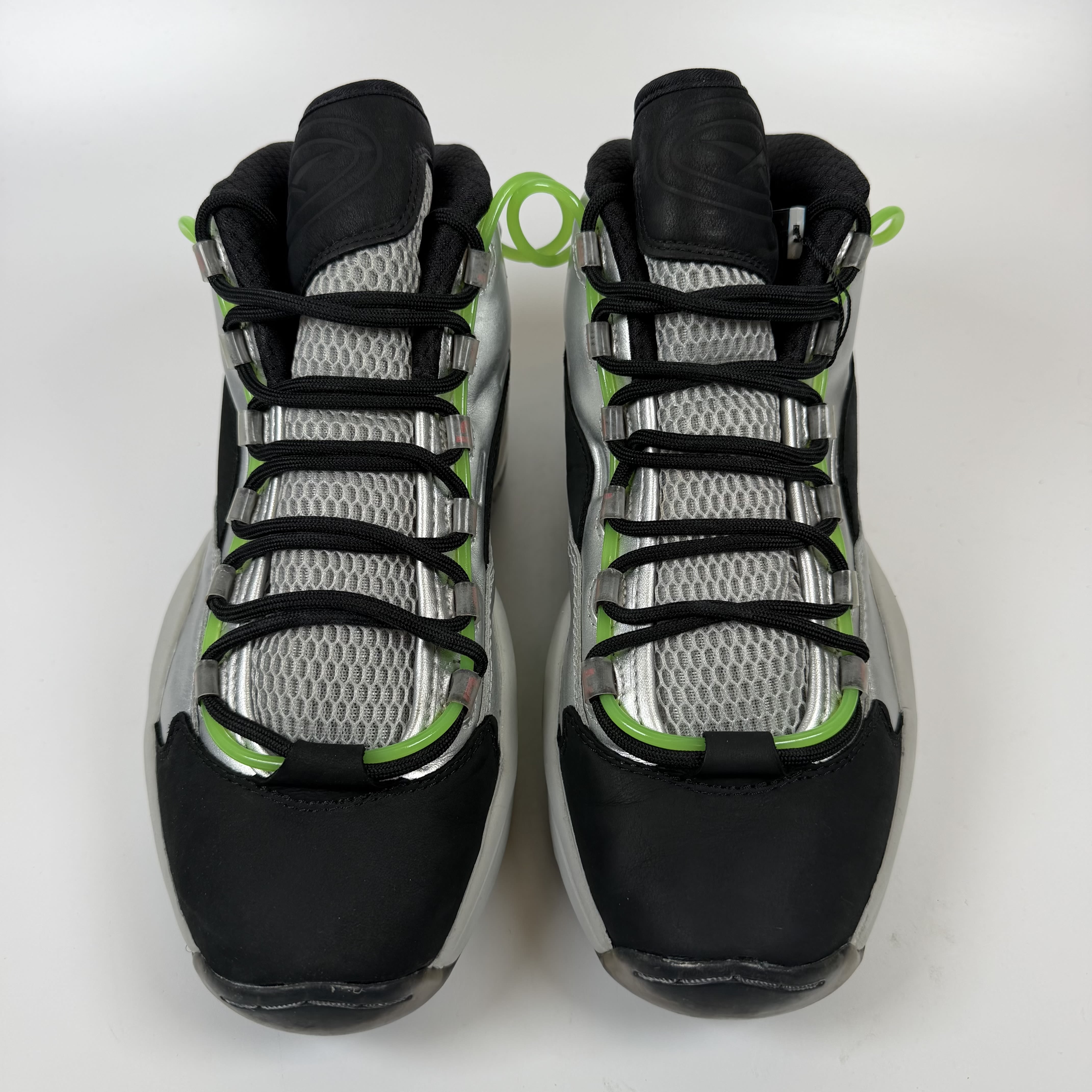 SP9026 Reebok Question Mid Minions Gru's Lab