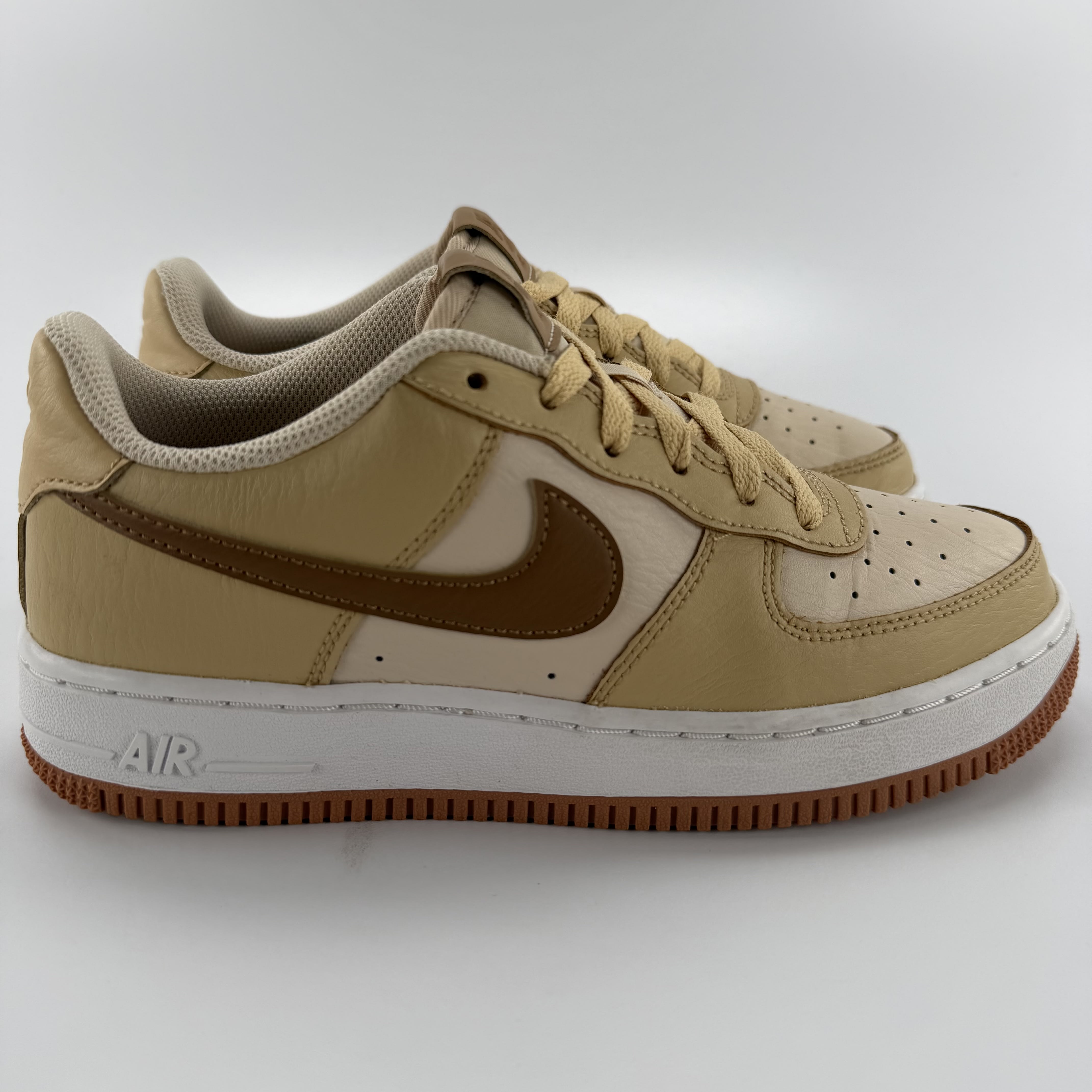 699098 Nike Air Force 1 Low '07 LV8 Pearl White Sesame