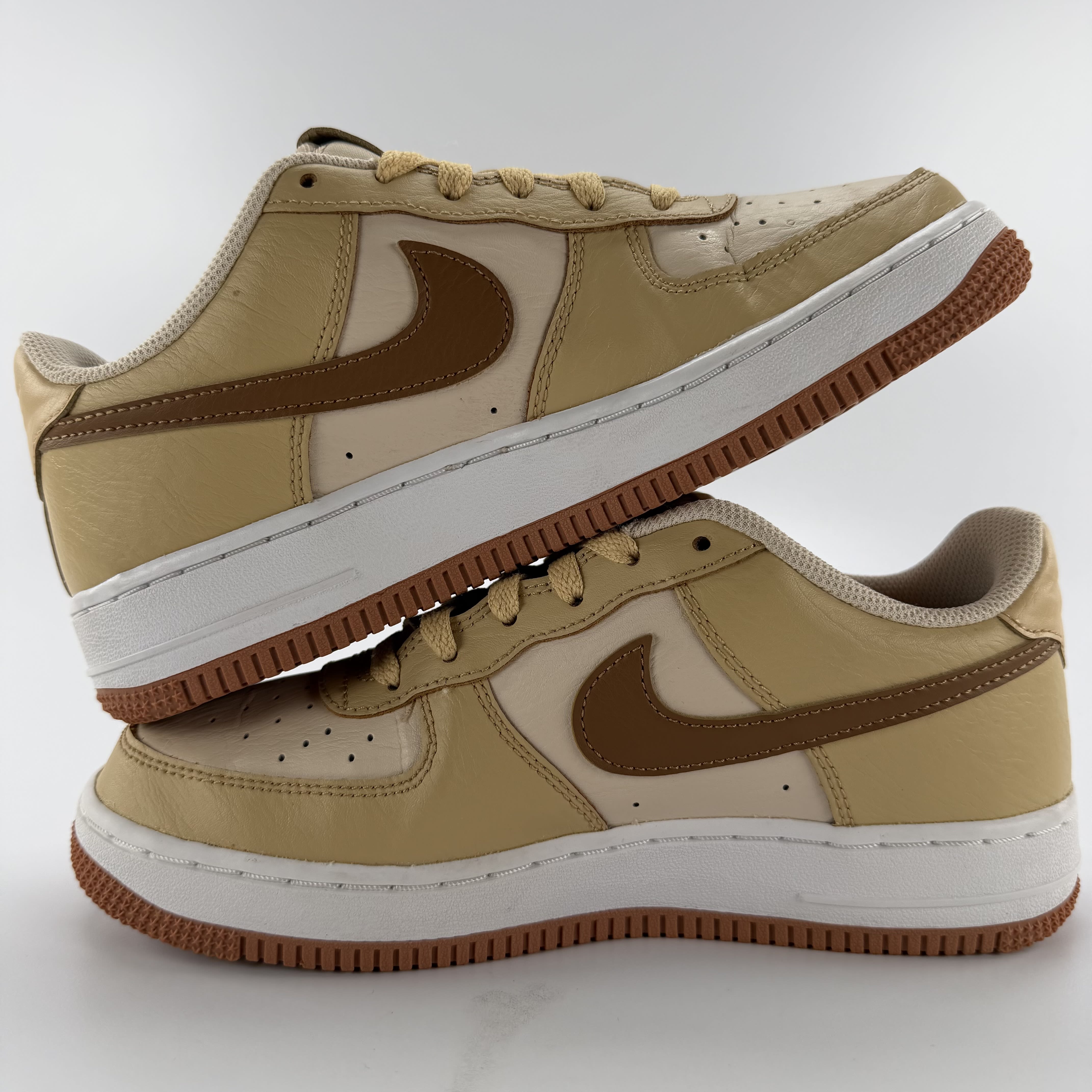 699098 Nike Air Force 1 Low '07 LV8 Pearl White Sesame
