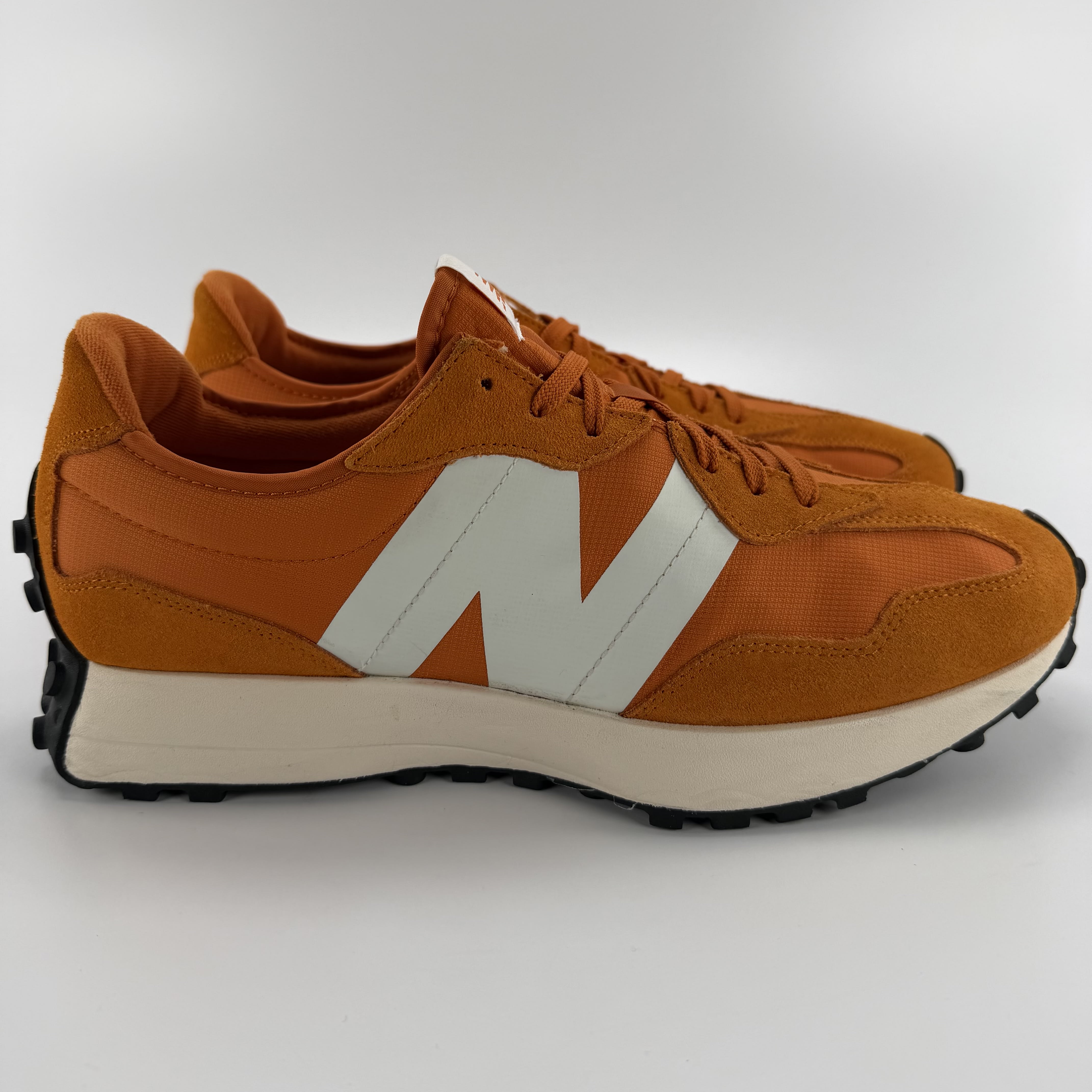 811604 New Balance 327 'Vintage Orange'