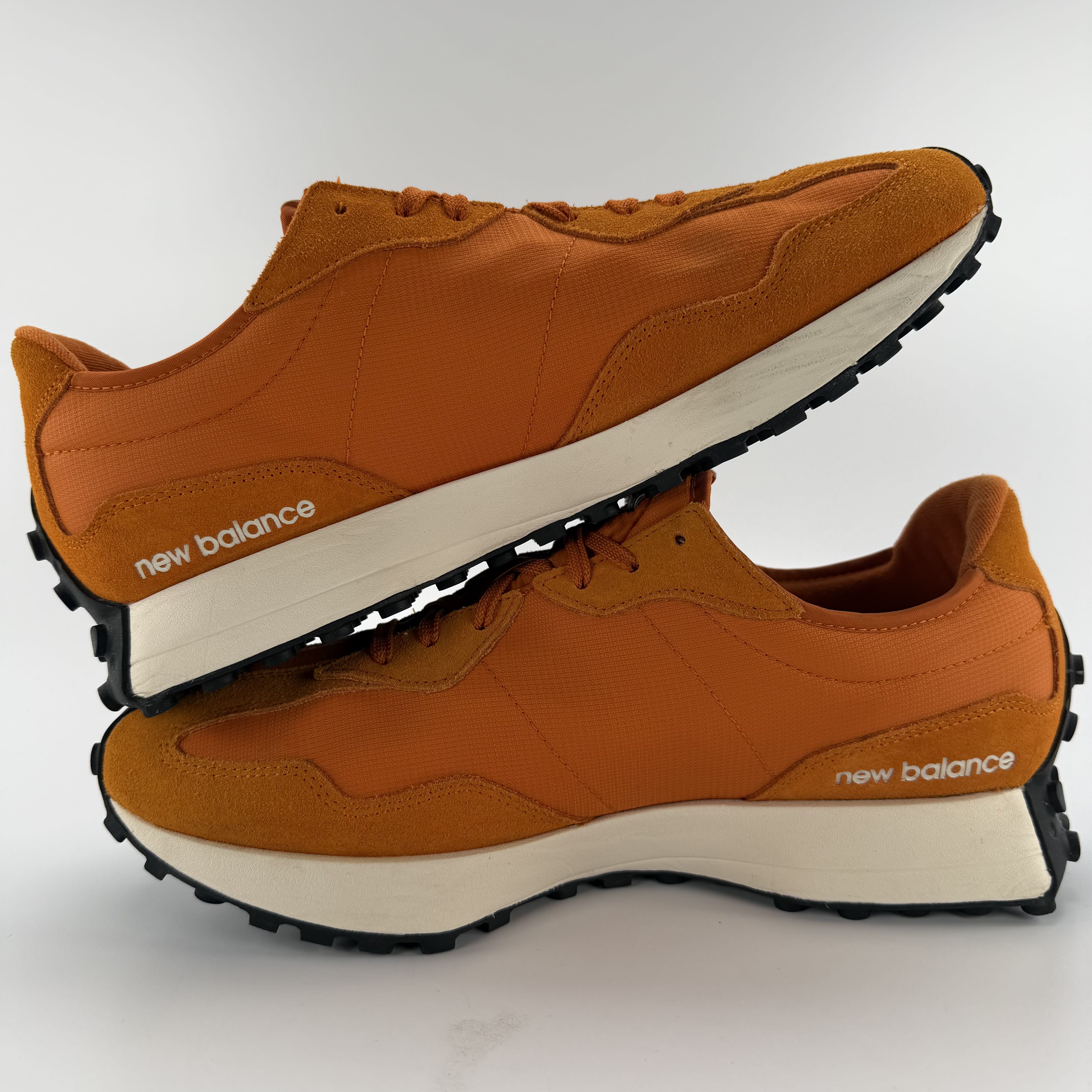 811604 New Balance 327 'Vintage Orange'