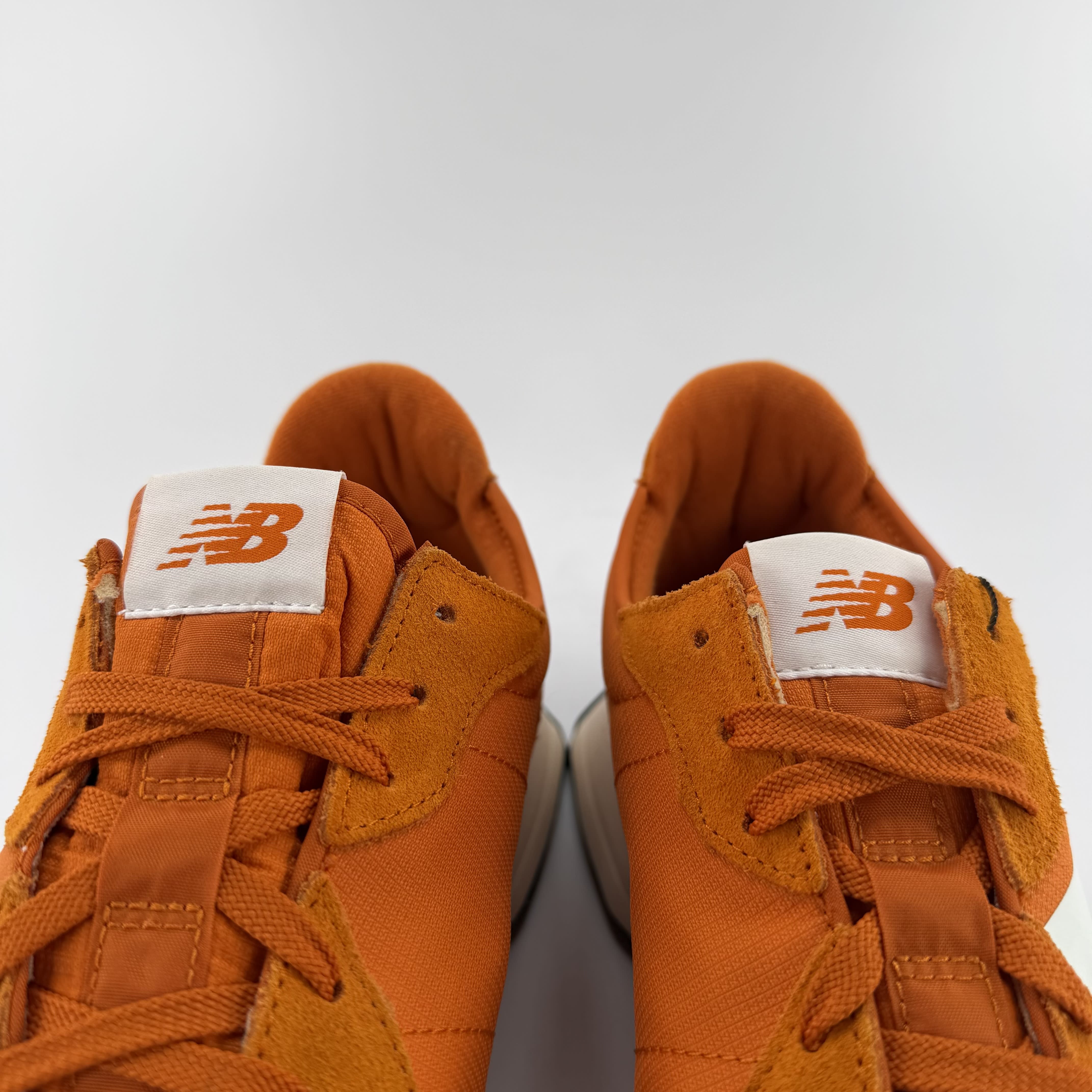 811604 New Balance 327 'Vintage Orange'