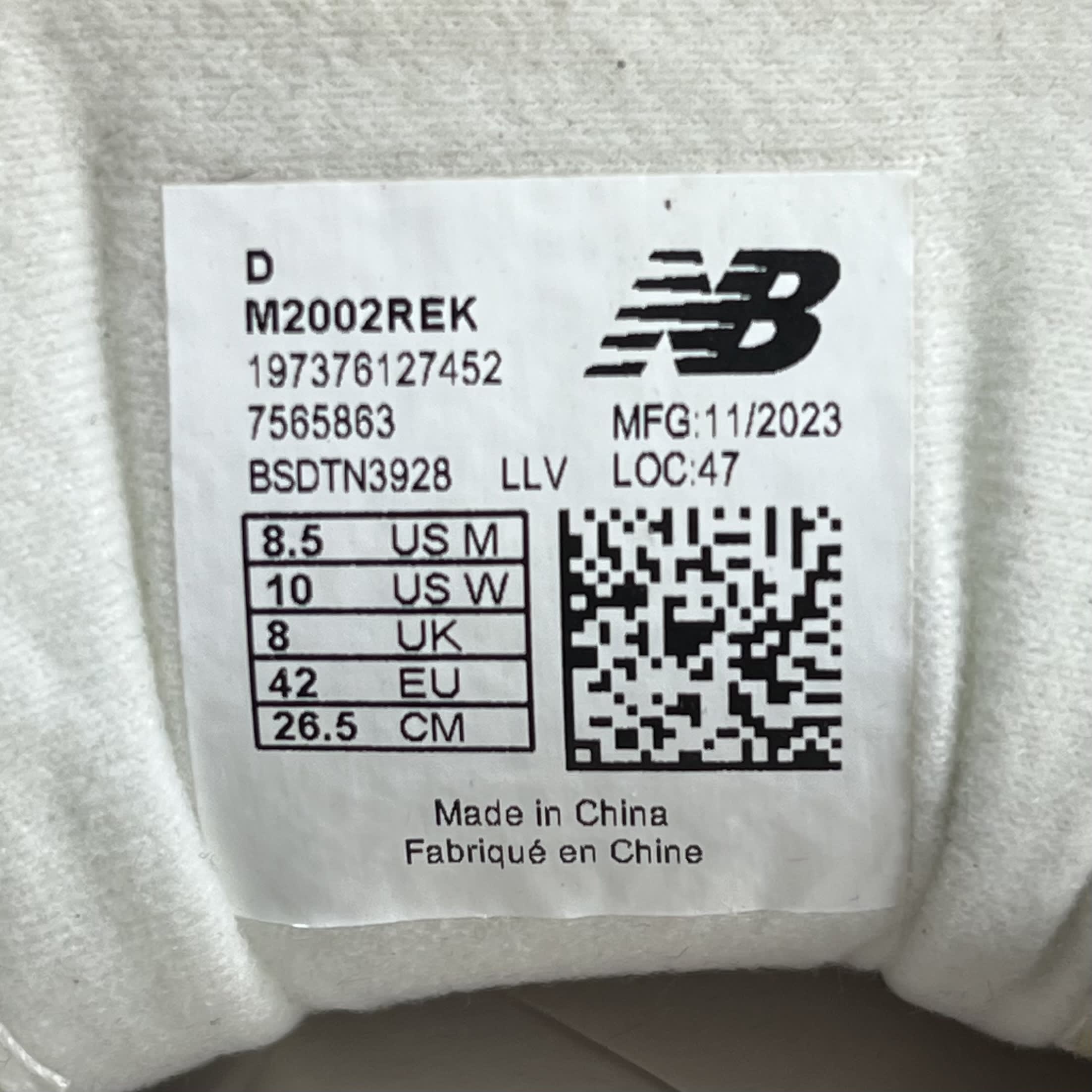 786747 New Balance 2002R Linen