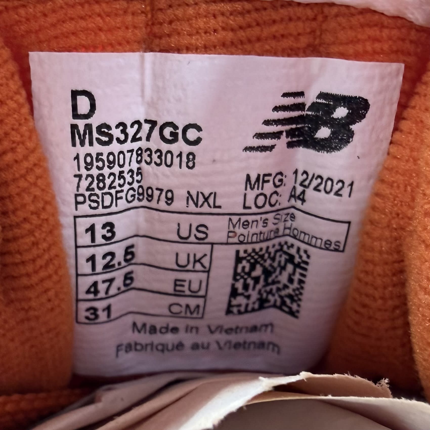 811604 New Balance 327 'Vintage Orange'
