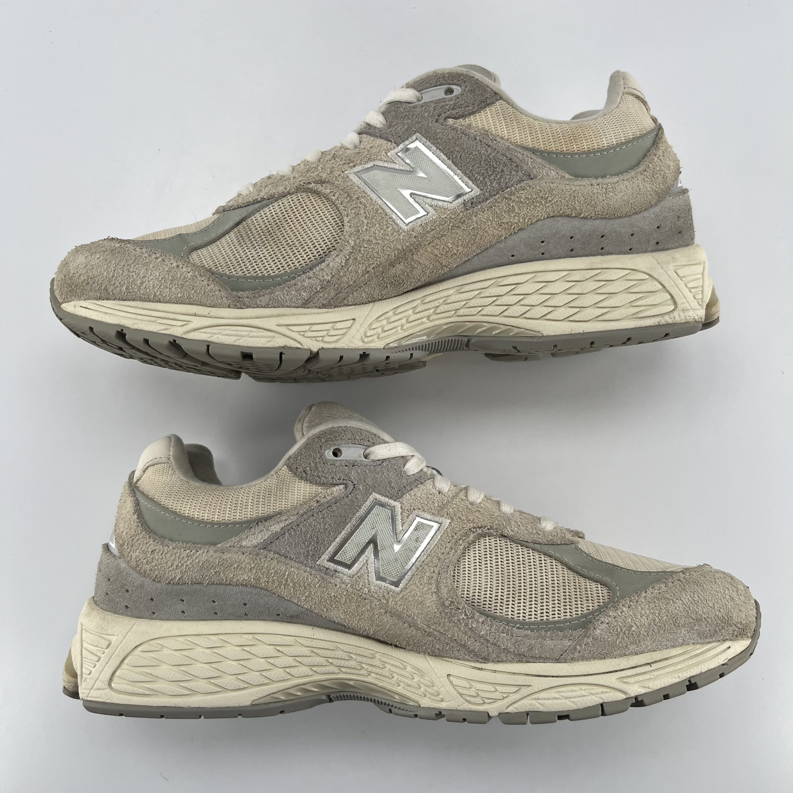 786747 New Balance 2002R Linen