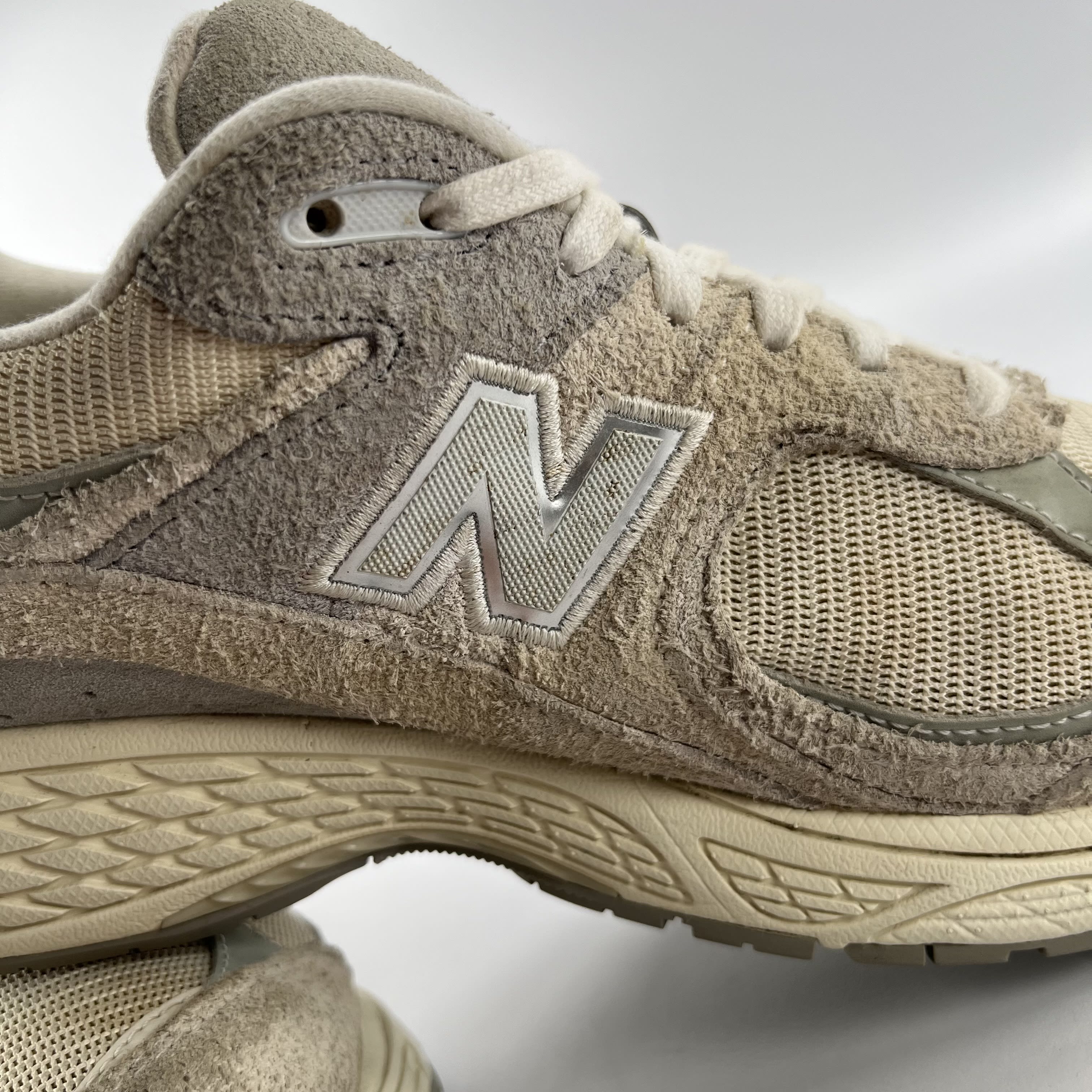 786747 New Balance 2002R Linen
