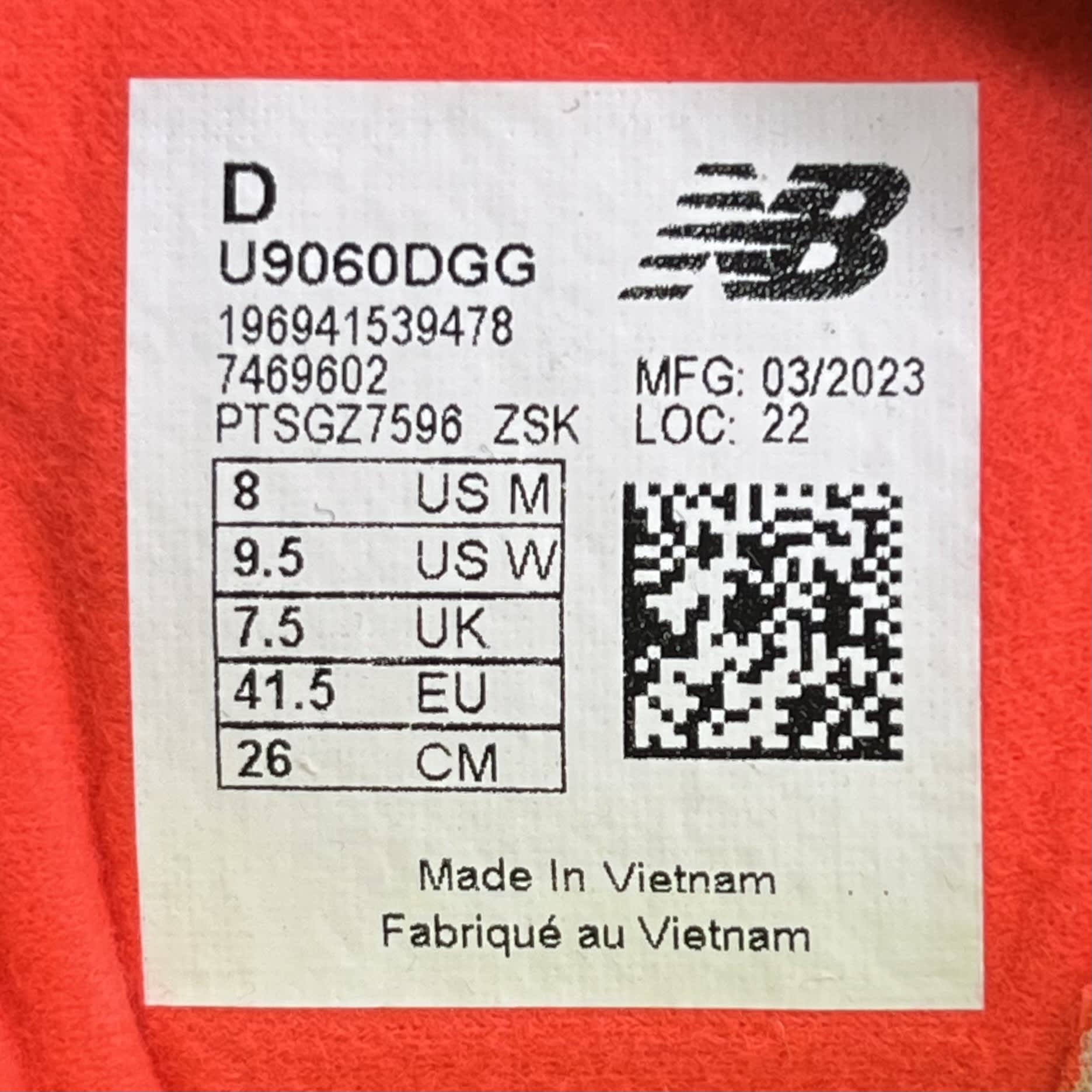 276211 New Balance 9060 DTLR Glow