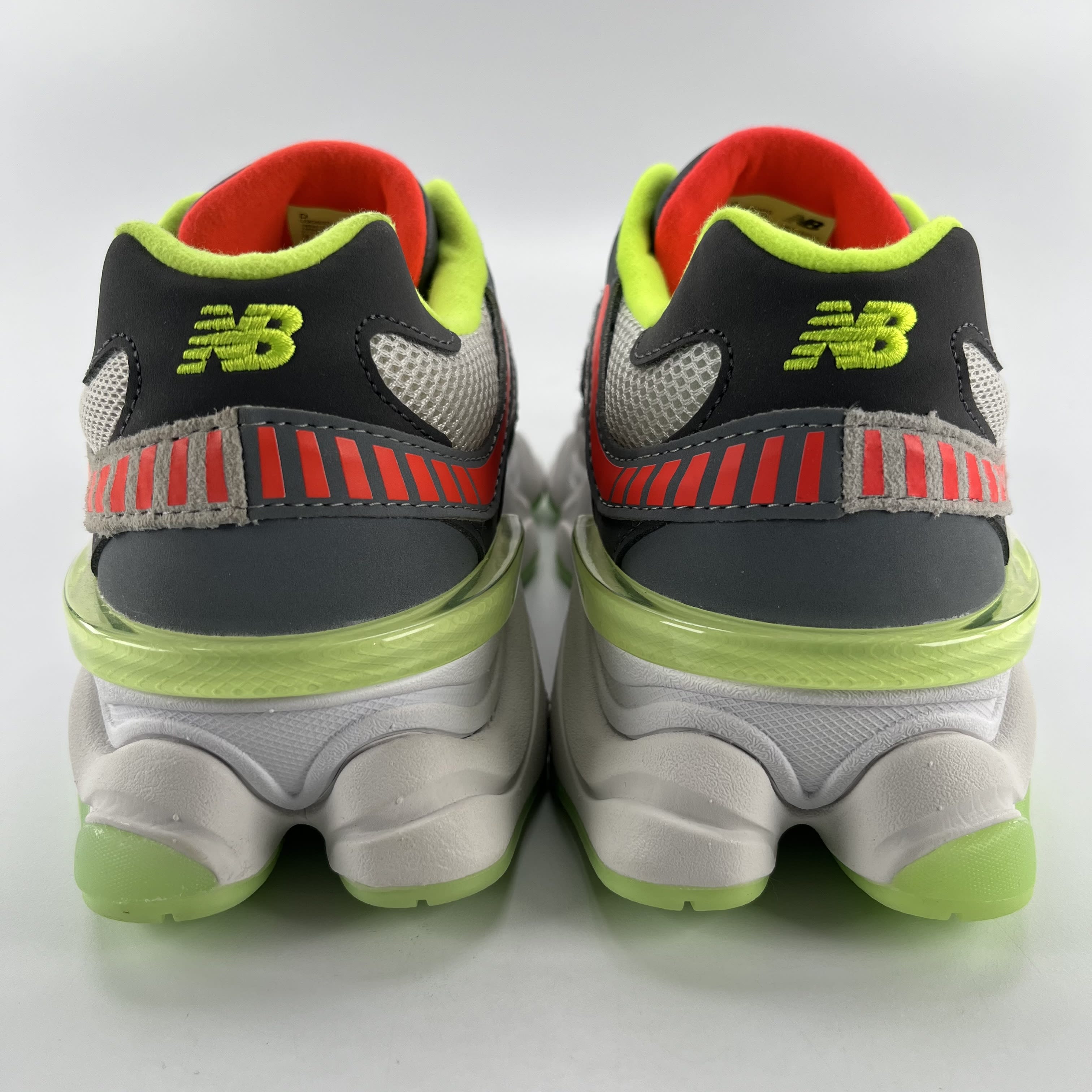 276211 New Balance 9060 DTLR Glow