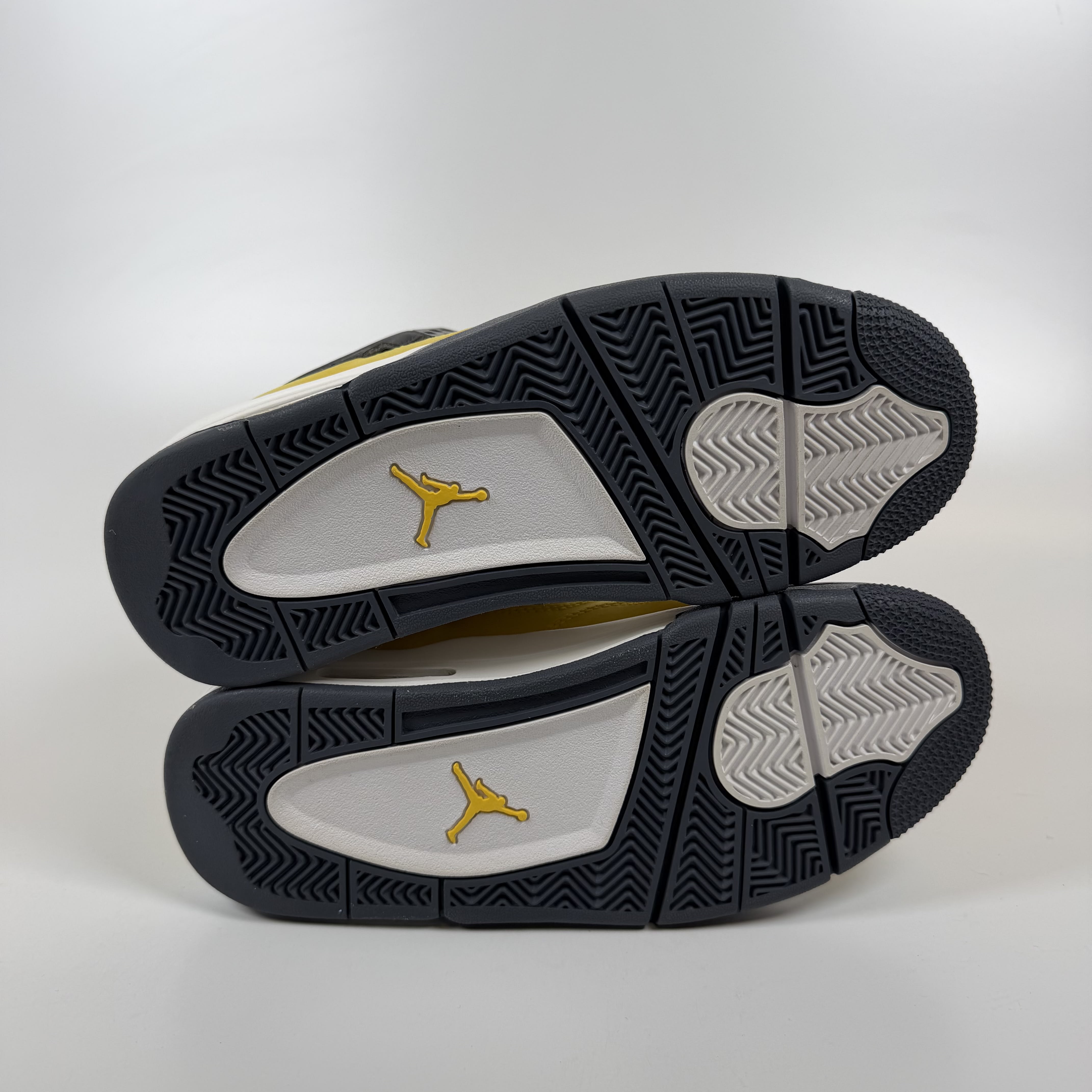 460187 Jordan 4 Retro Lightning (2021) (GS)