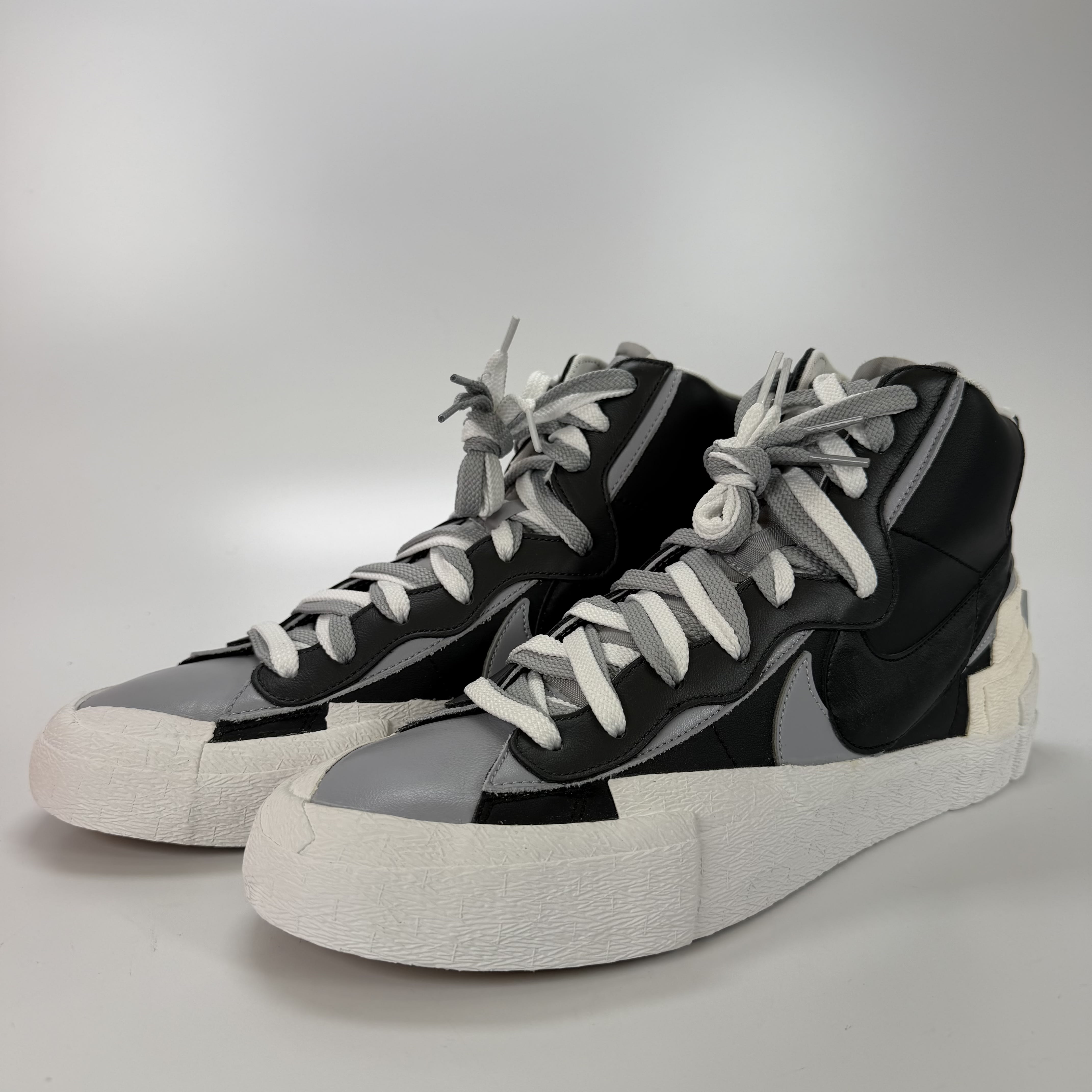 SP5674 Nike Blazer Mid sacai Black Grey