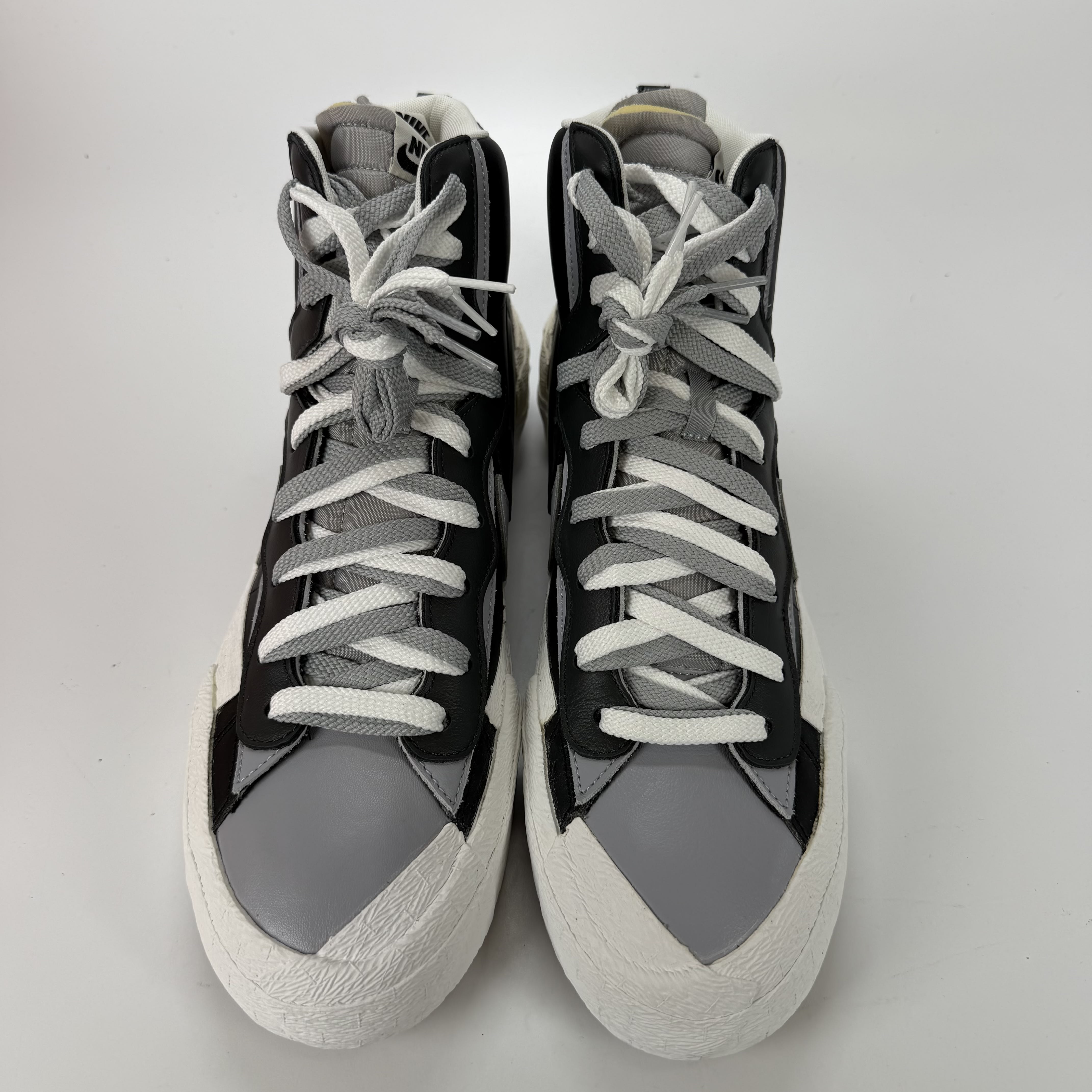 SP5674 Nike Blazer Mid sacai Black Grey