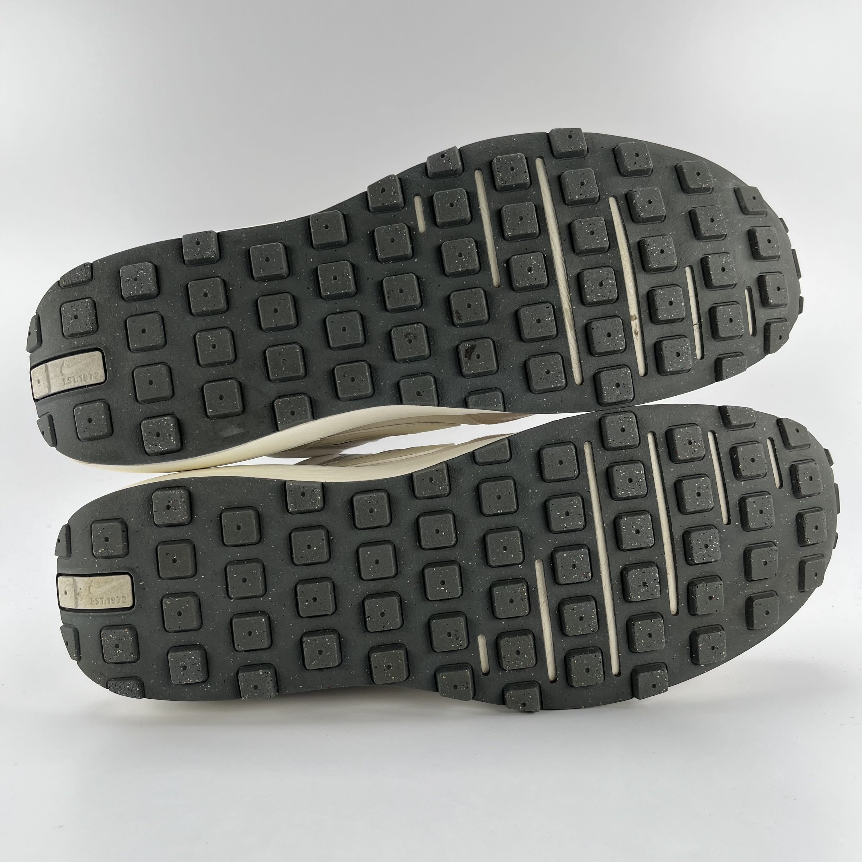 811598 Nike Waffle One Phantom Sail