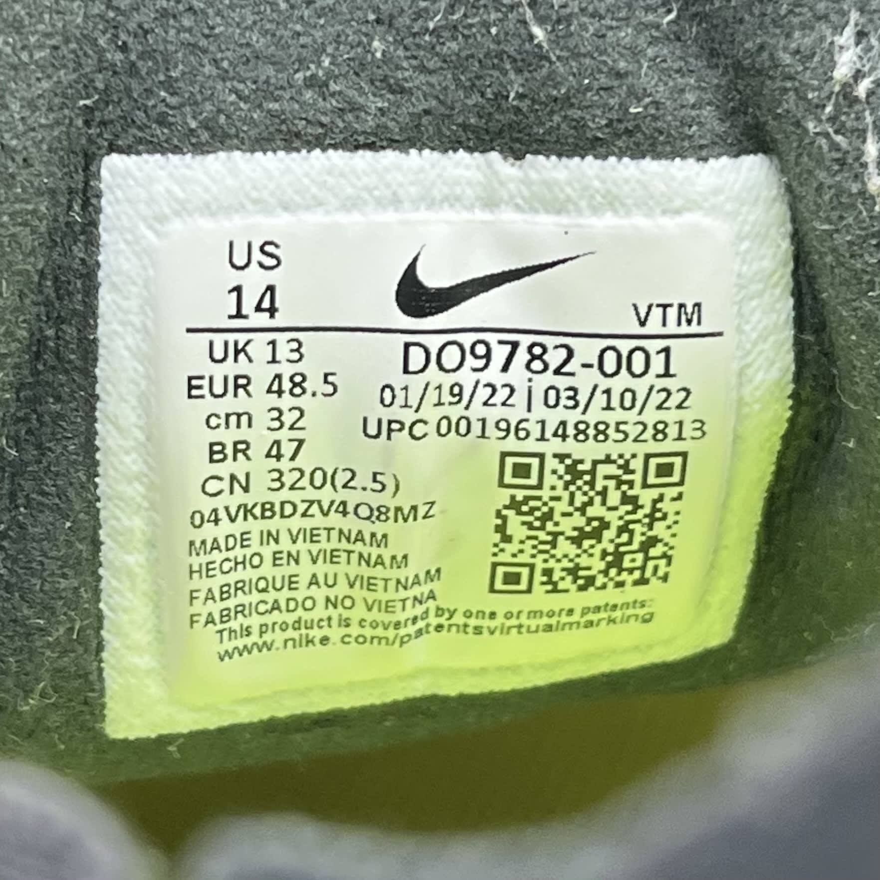 811598 Nike Waffle One Phantom Sail