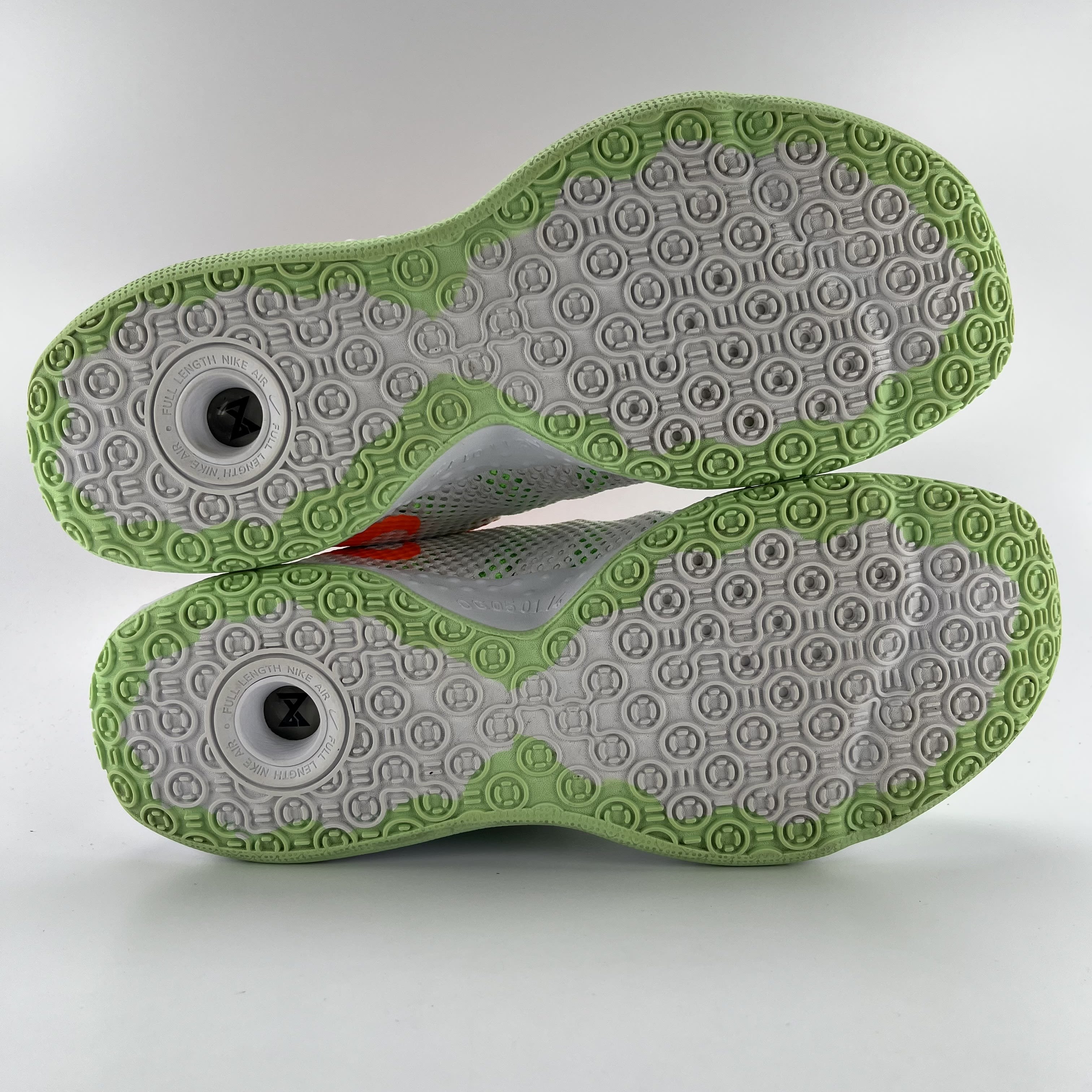 790459 Nike PG 4 Gatorade White