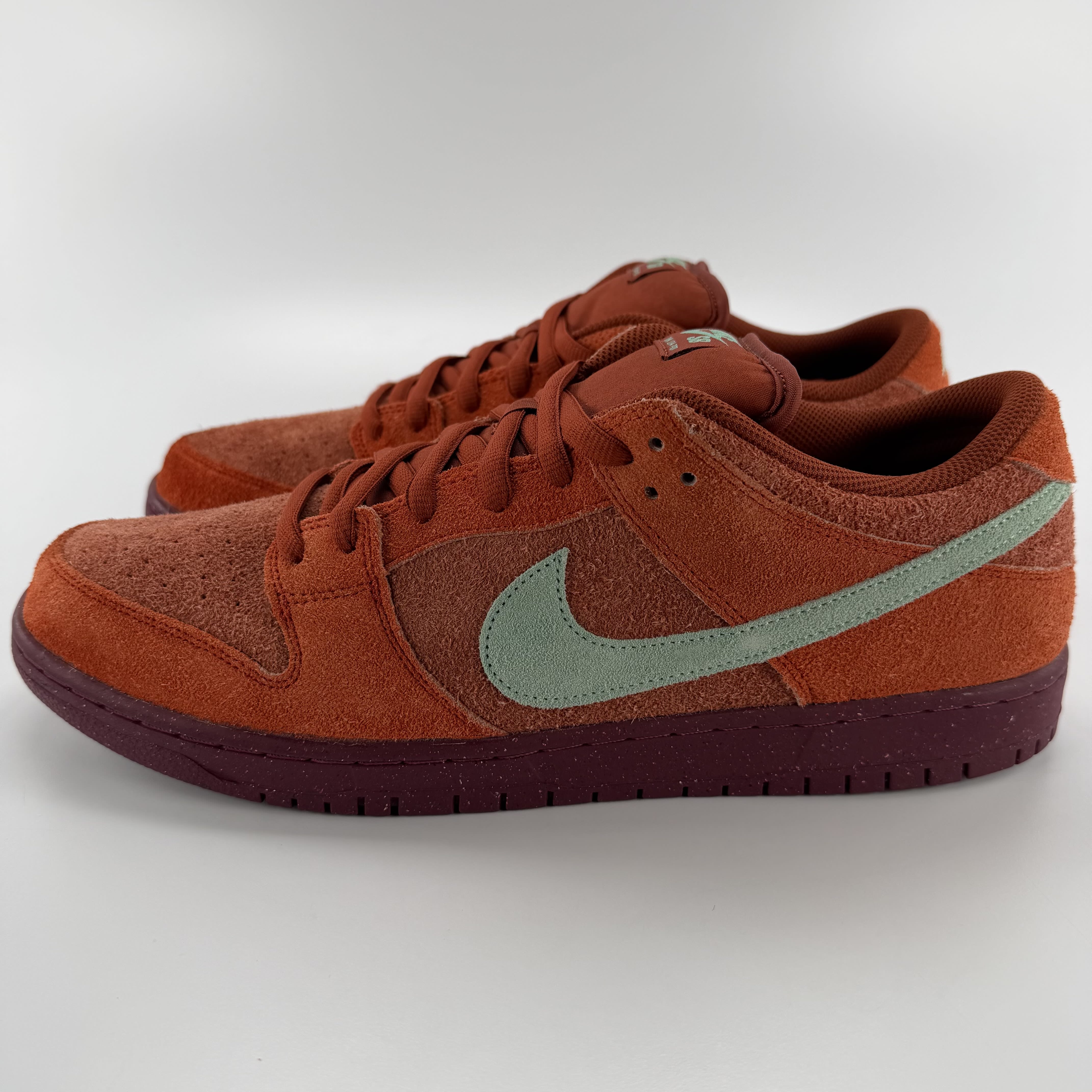 516352 Nike SB Dunk Low Mystic Red Rosewood