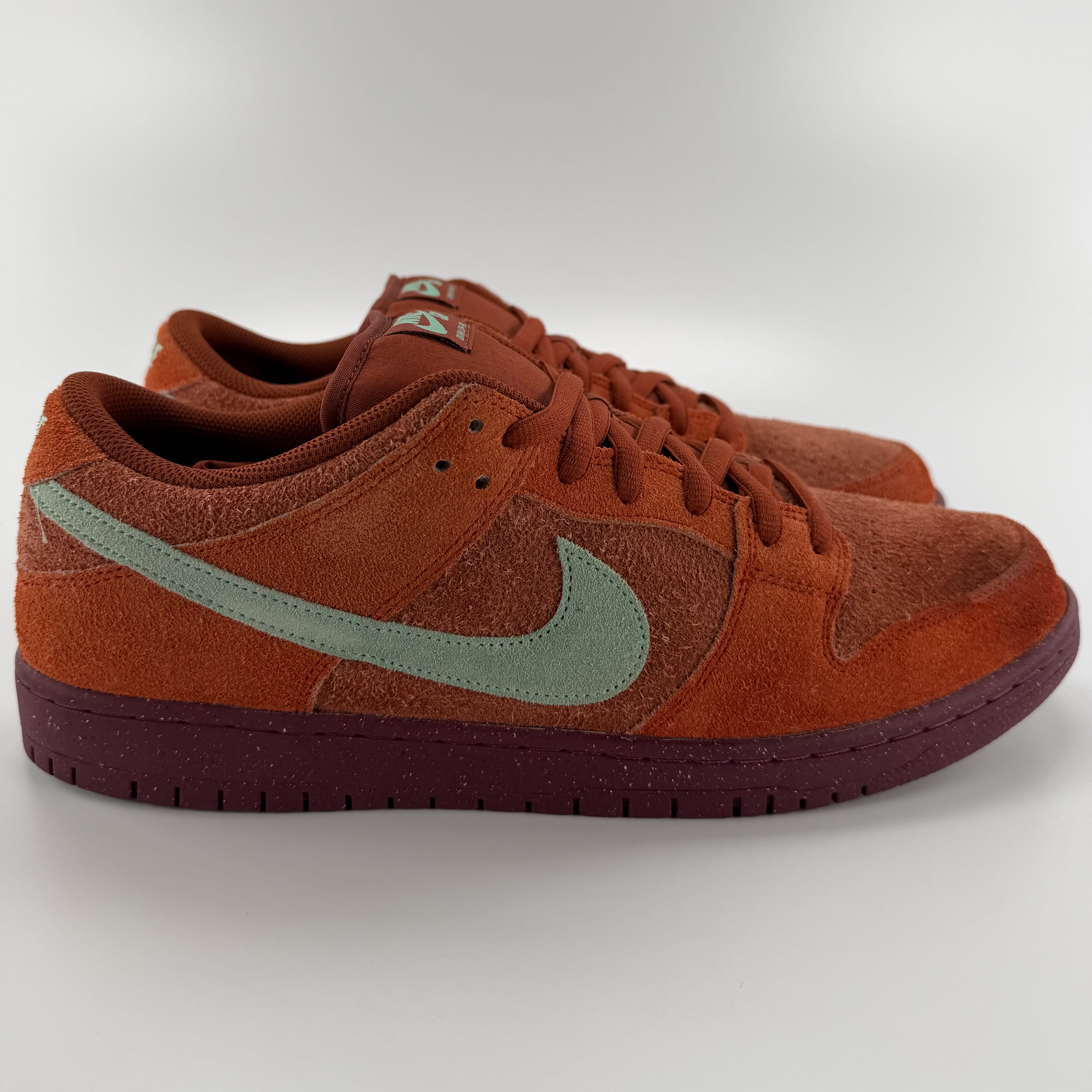 516352 Nike SB Dunk Low Mystic Red Rosewood