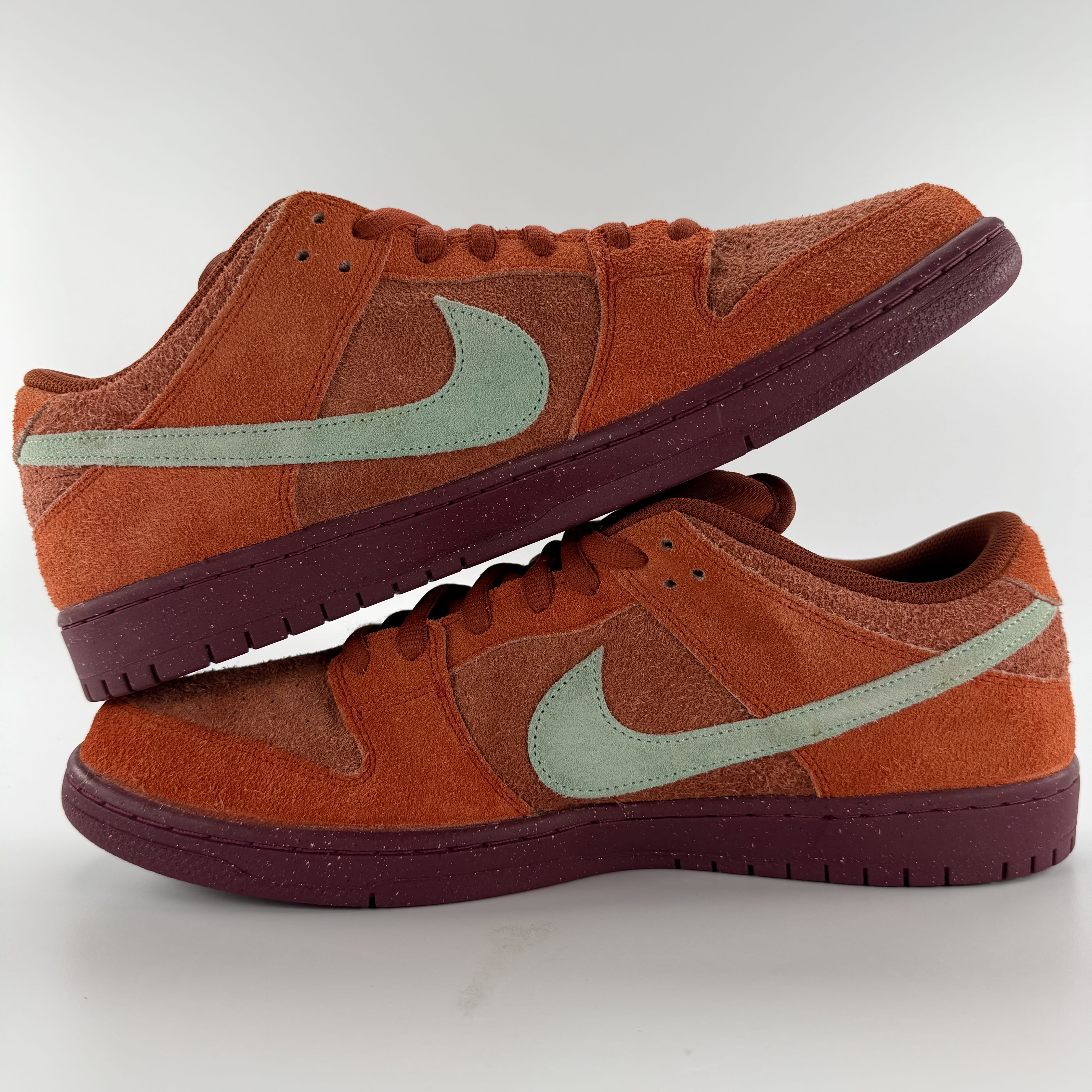 516352 Nike SB Dunk Low Mystic Red Rosewood