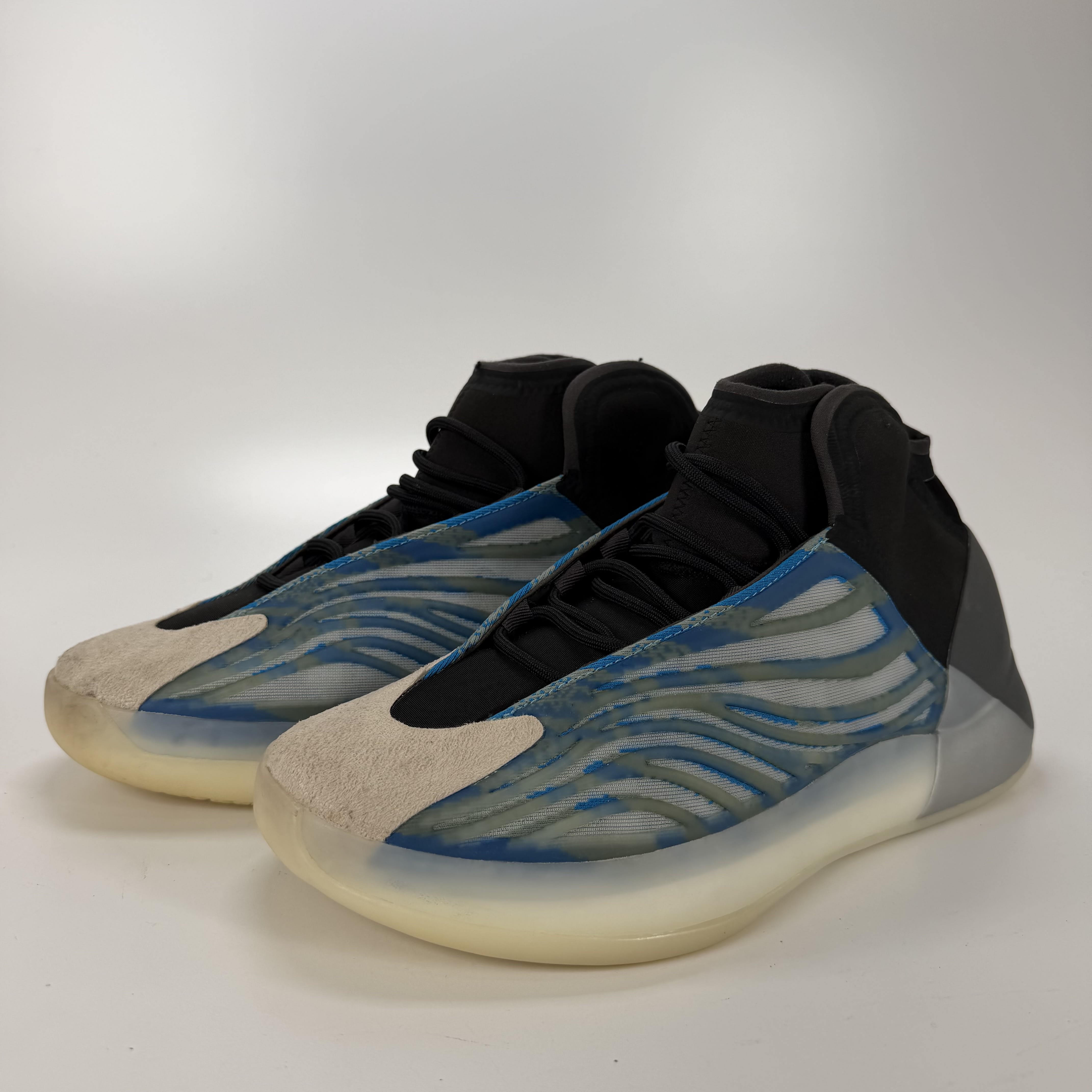SP4106 adidas Yeezy QNTM Frozen Blue