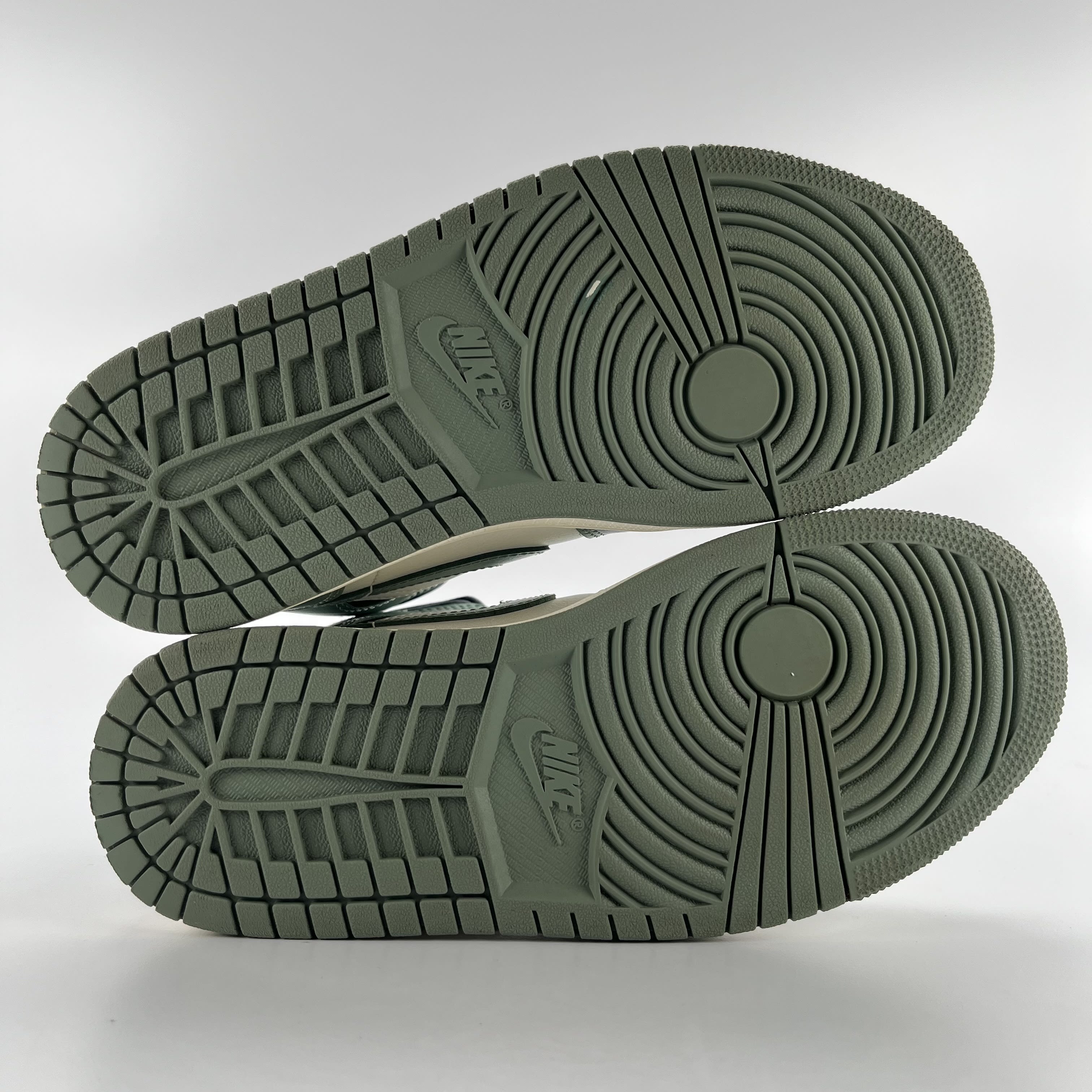 635928 Jordan 1 Mid Jade Smoke (Women's)