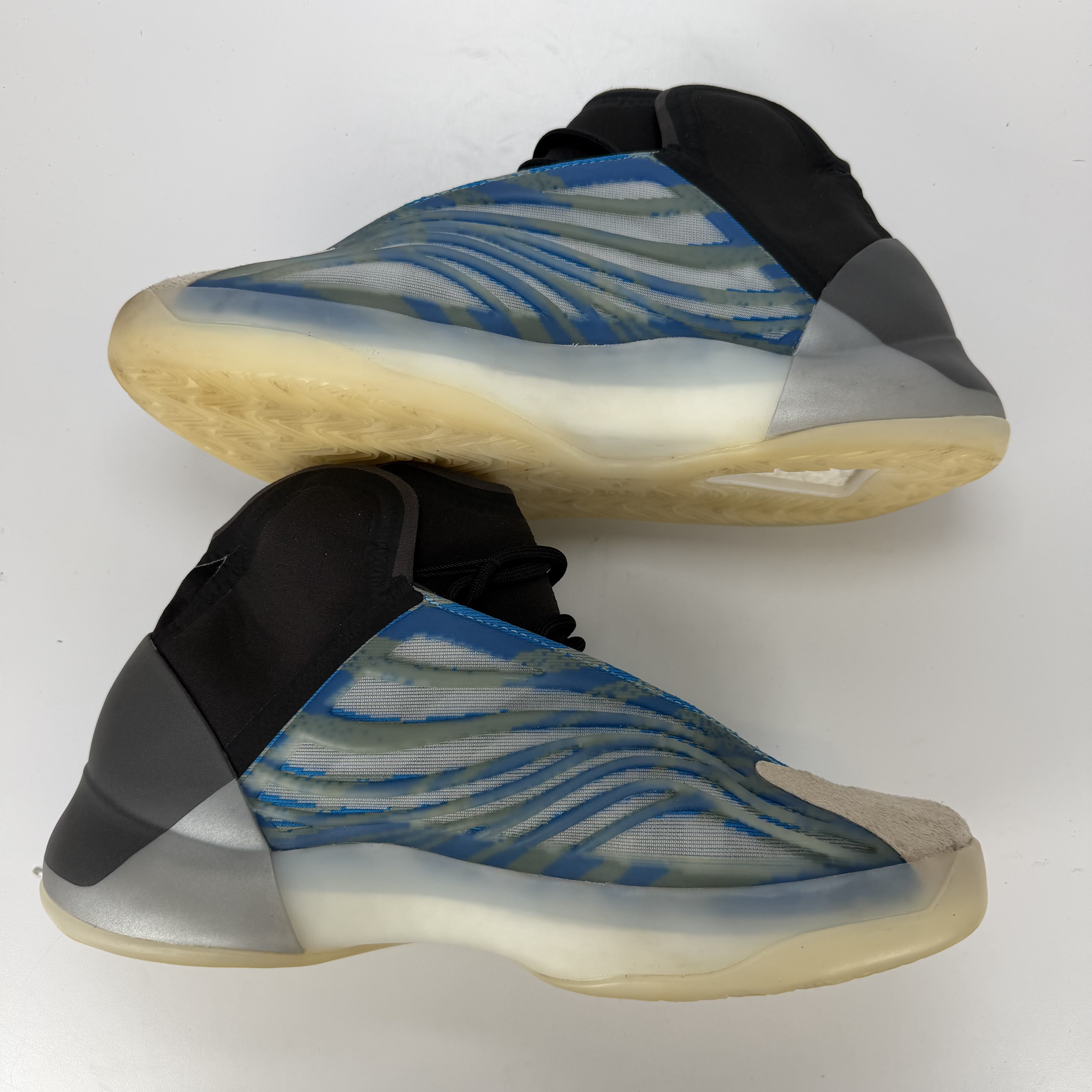 SP4106 adidas Yeezy QNTM Frozen Blue