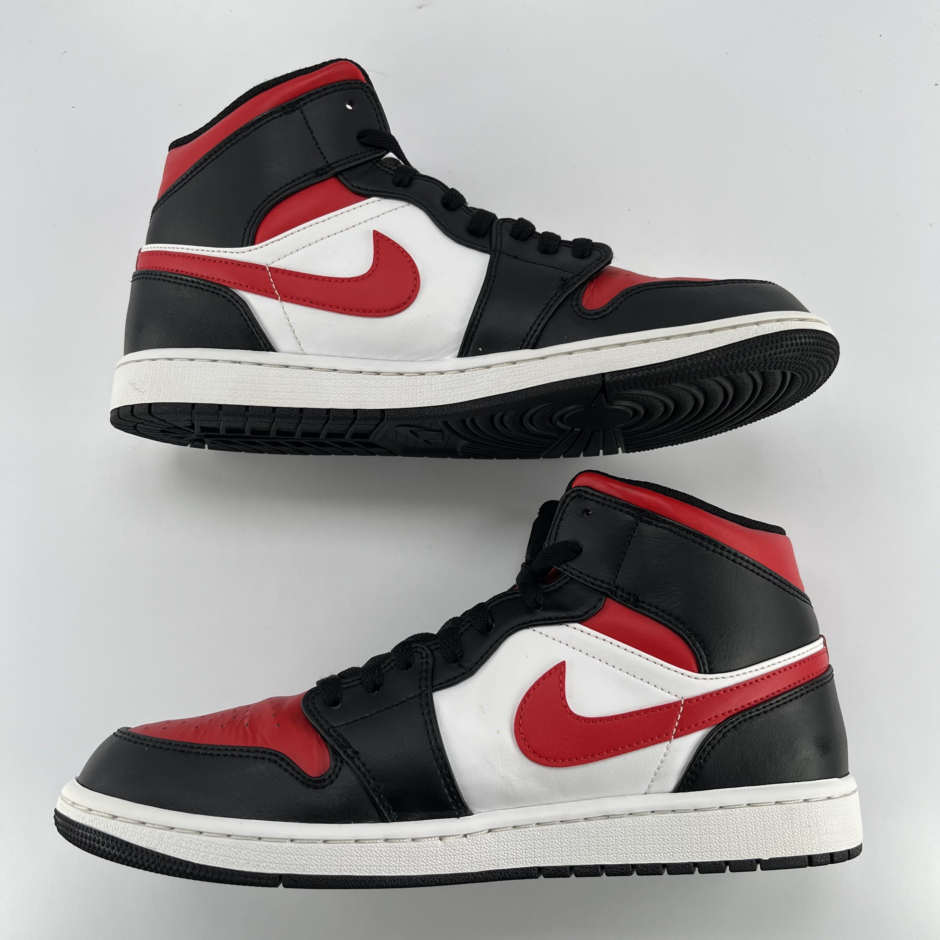 625400 Jordan 1 Mid White Black Red (2022)