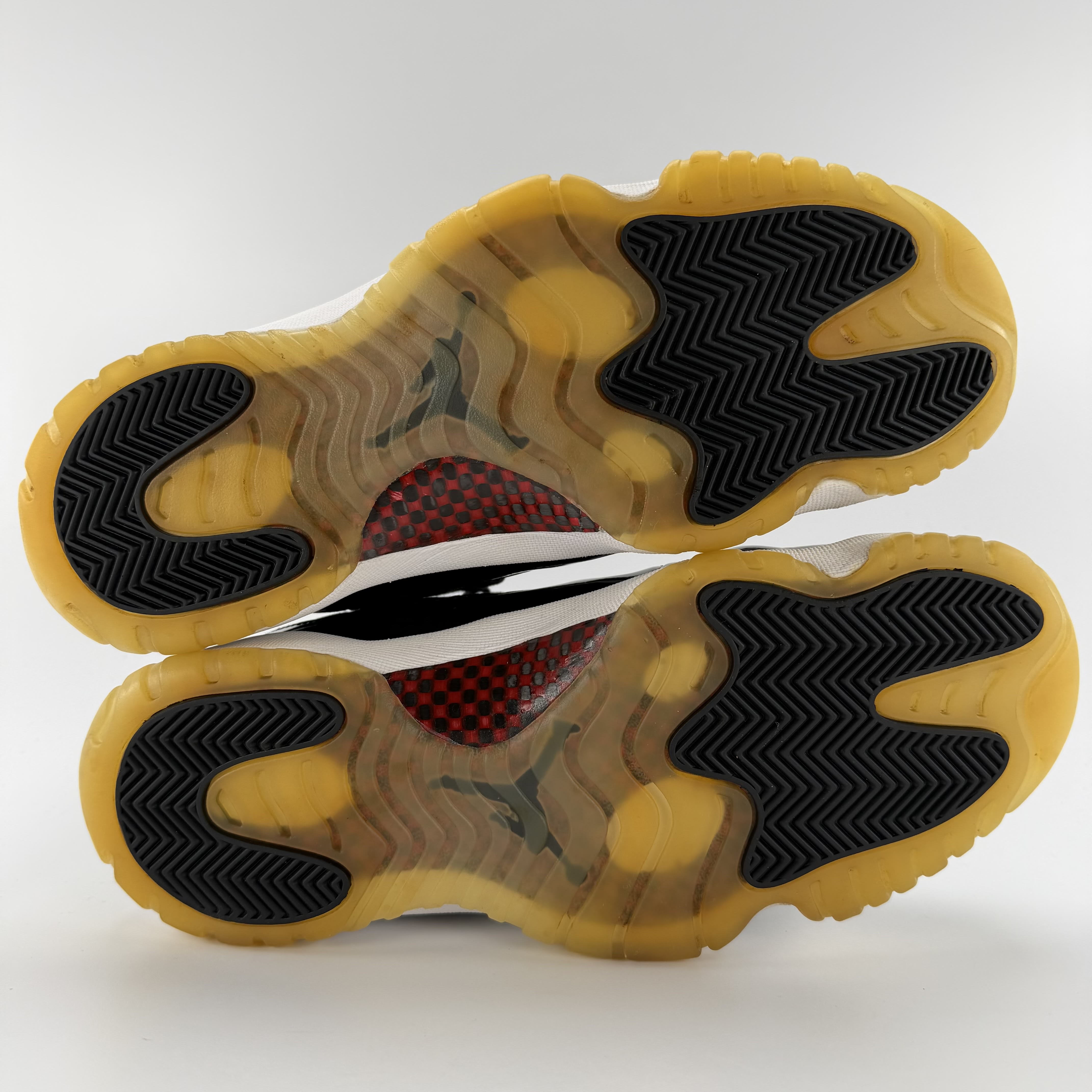 435219 Jordan 11 Retro 72-10
