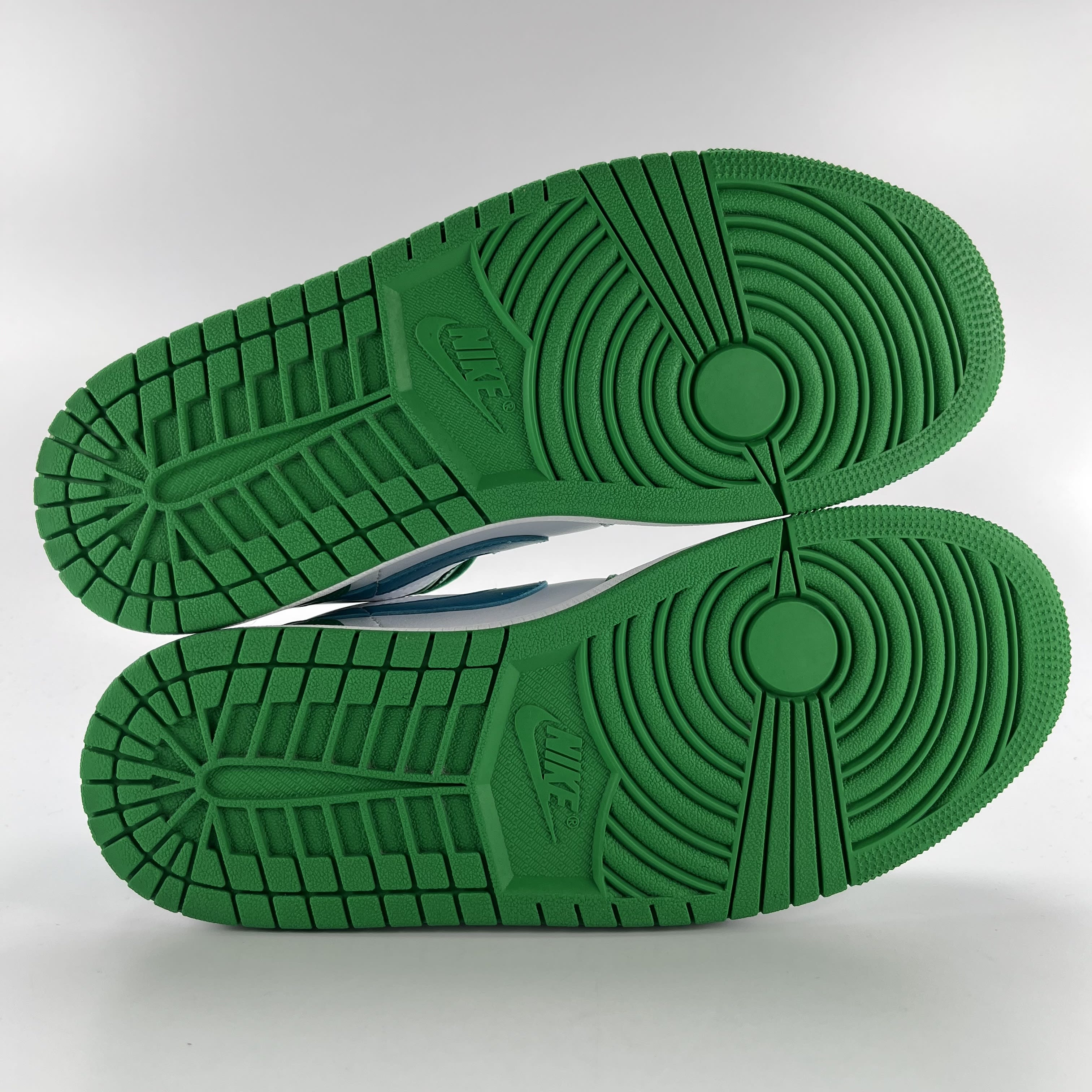 518159 Jordan 1 Low Lucky Green Aquatone (Women's)