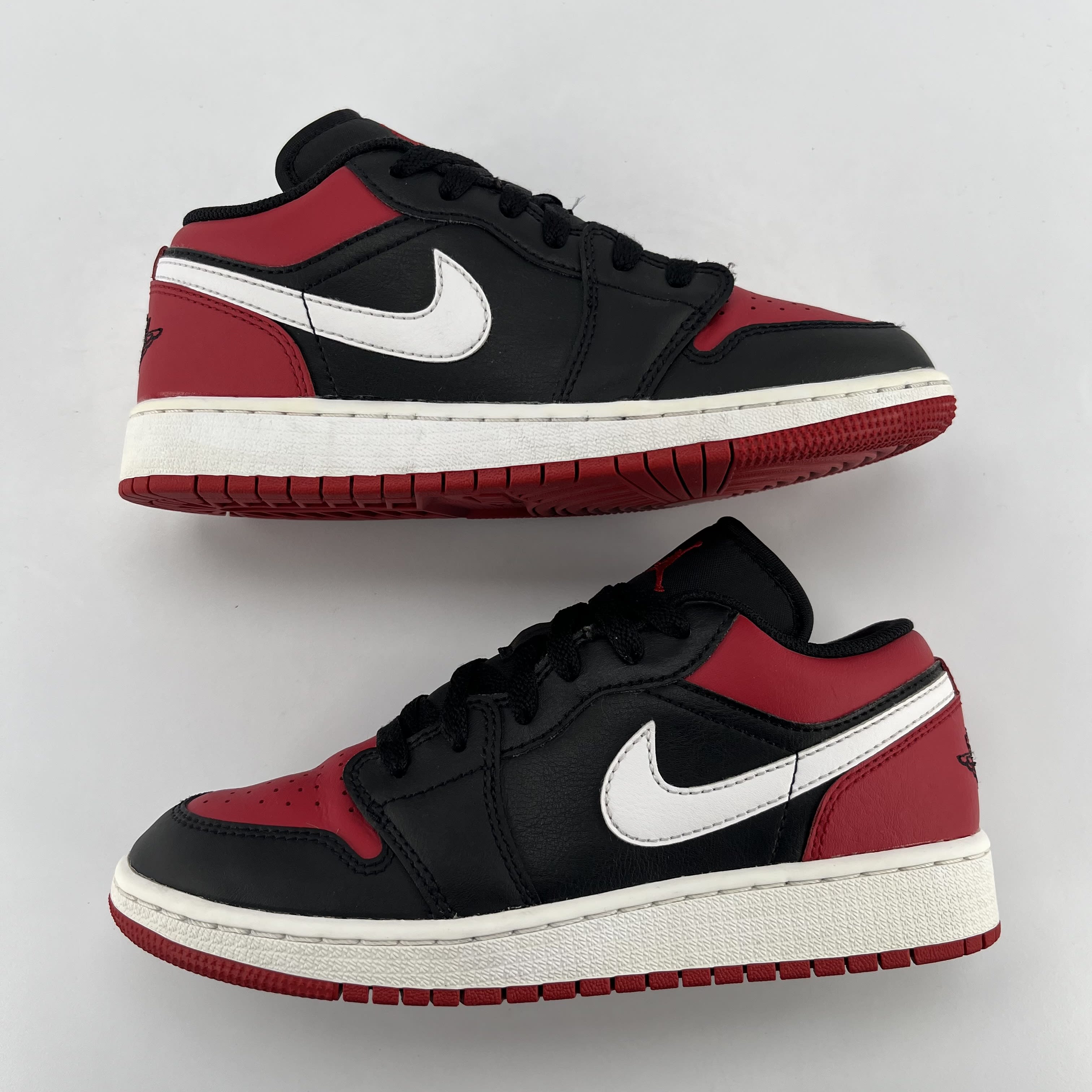 635939 Jordan 1 Low Alternate Bred Toe (GS)