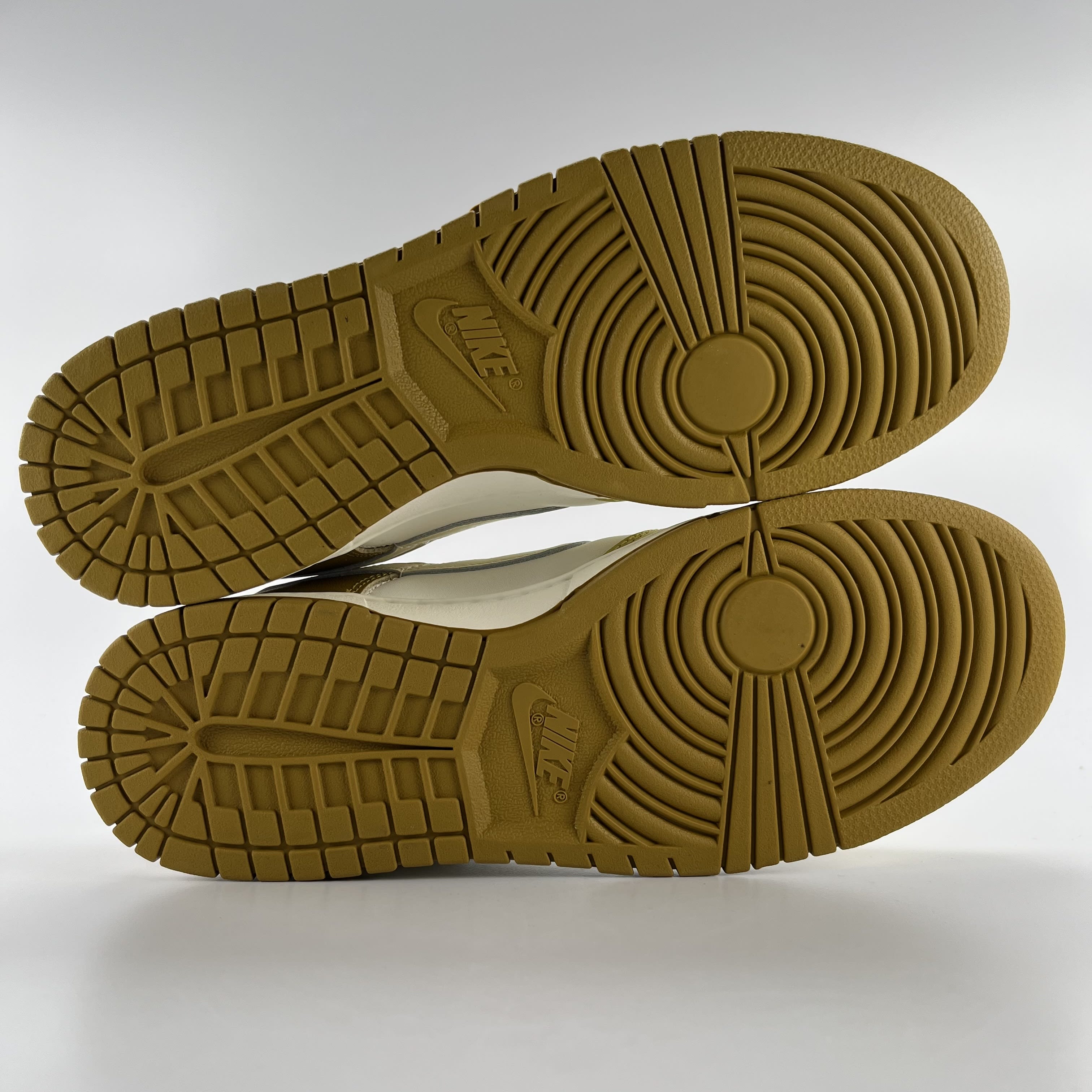 264956 Nike Dunk Low Retro Bronzine