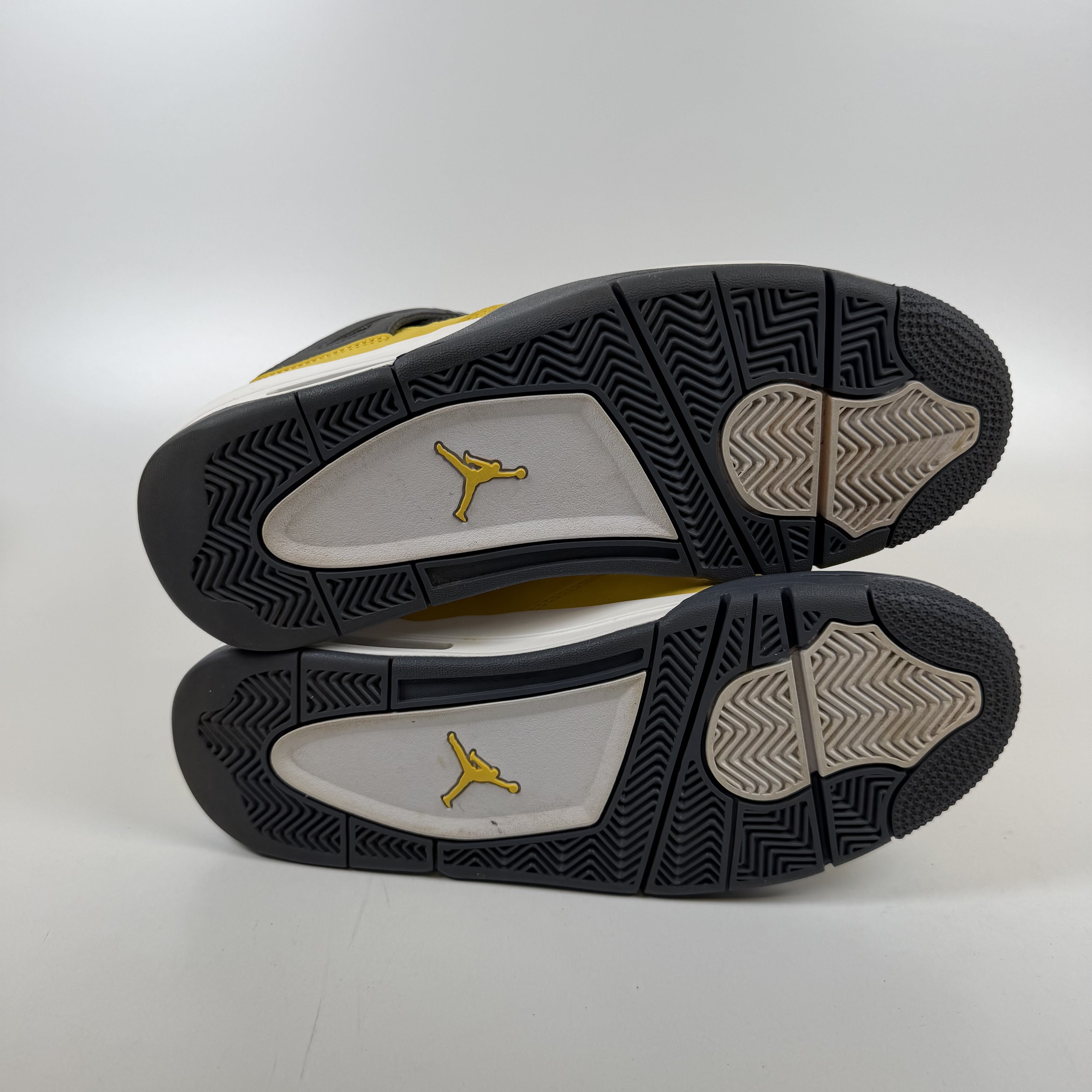 SP11447 Jordan 4 Retro Lightning (2021)