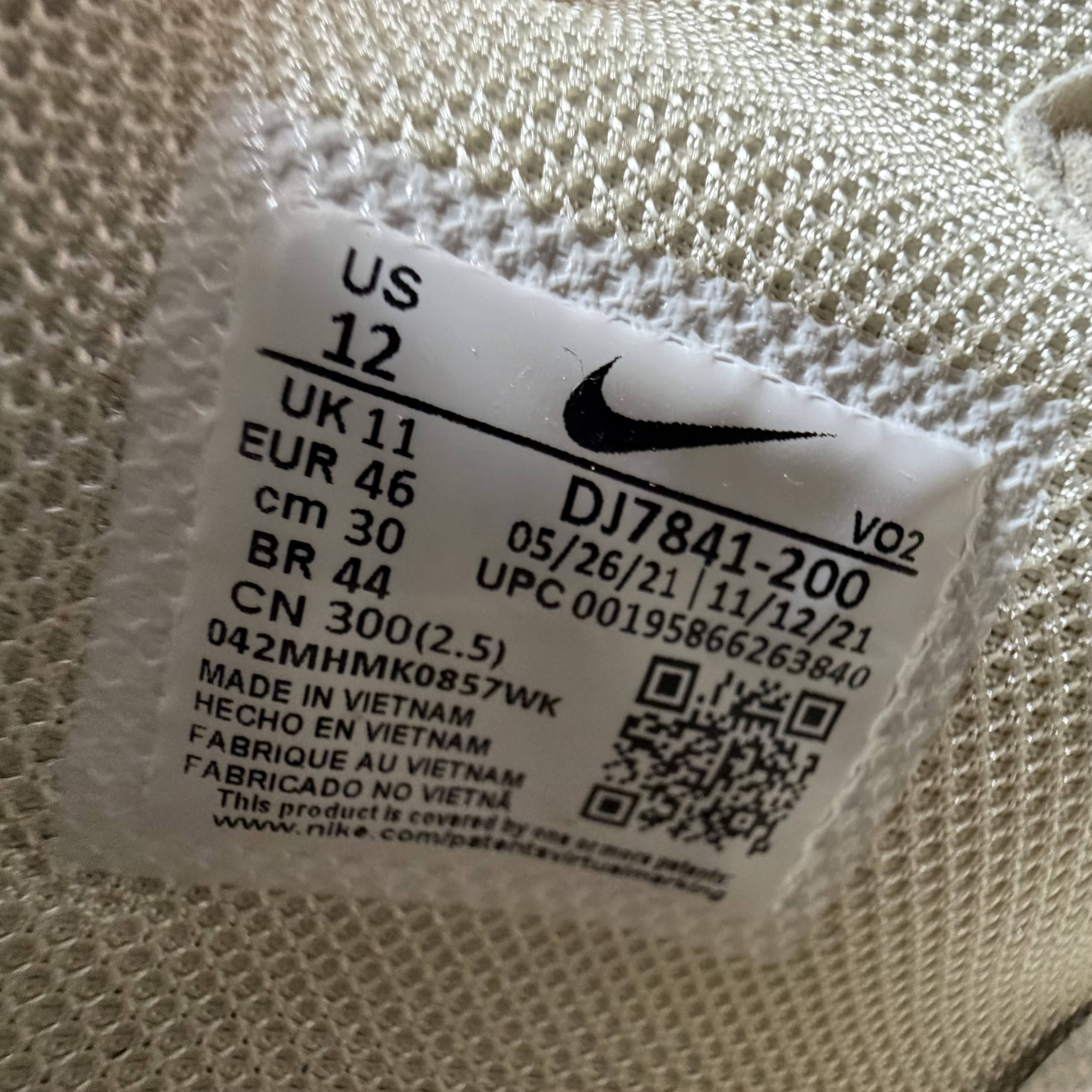 766852 Nike Air Force 1 Mid Stussy Fossil