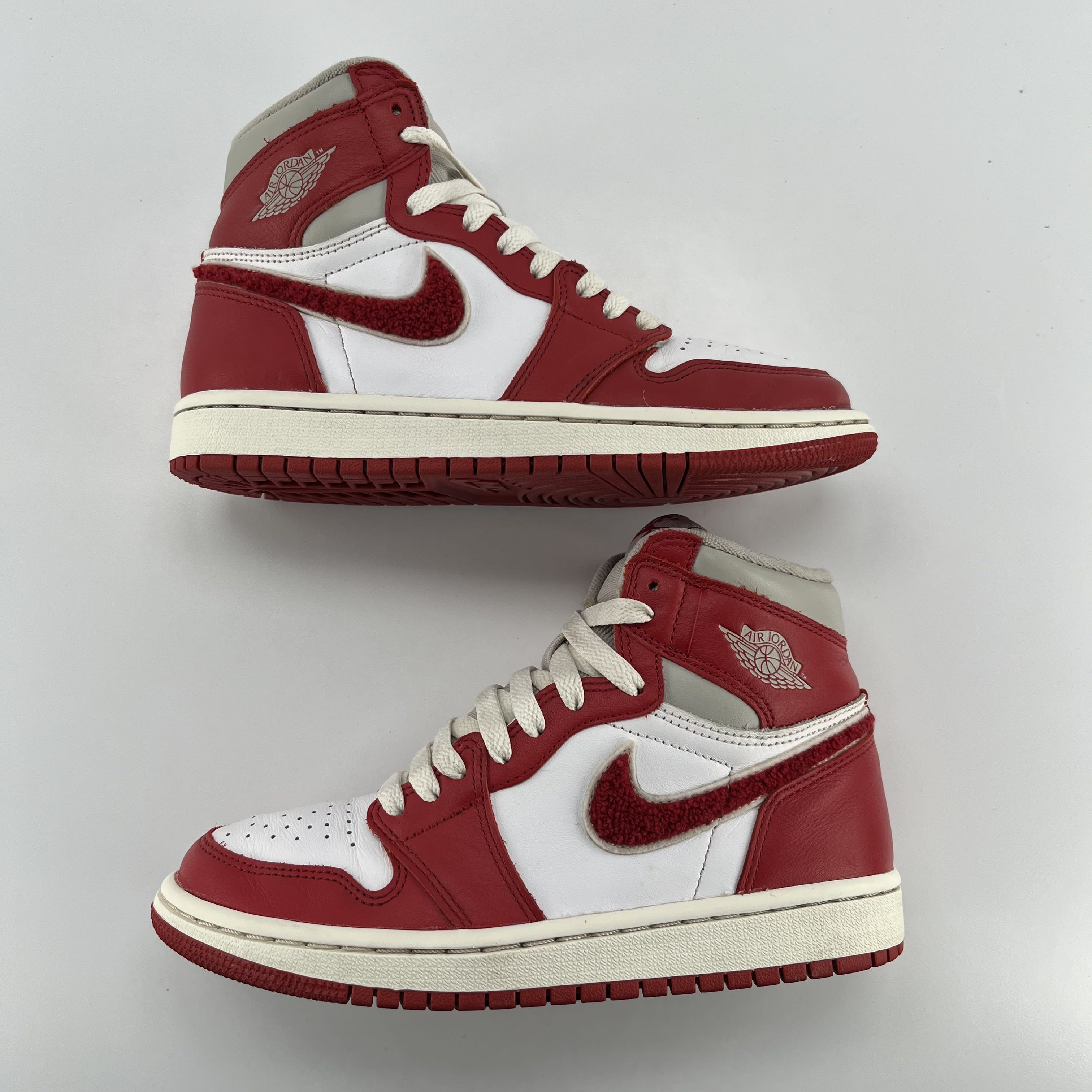 634750 Jordan 1 Retro High OG Varsity Red (Women's)