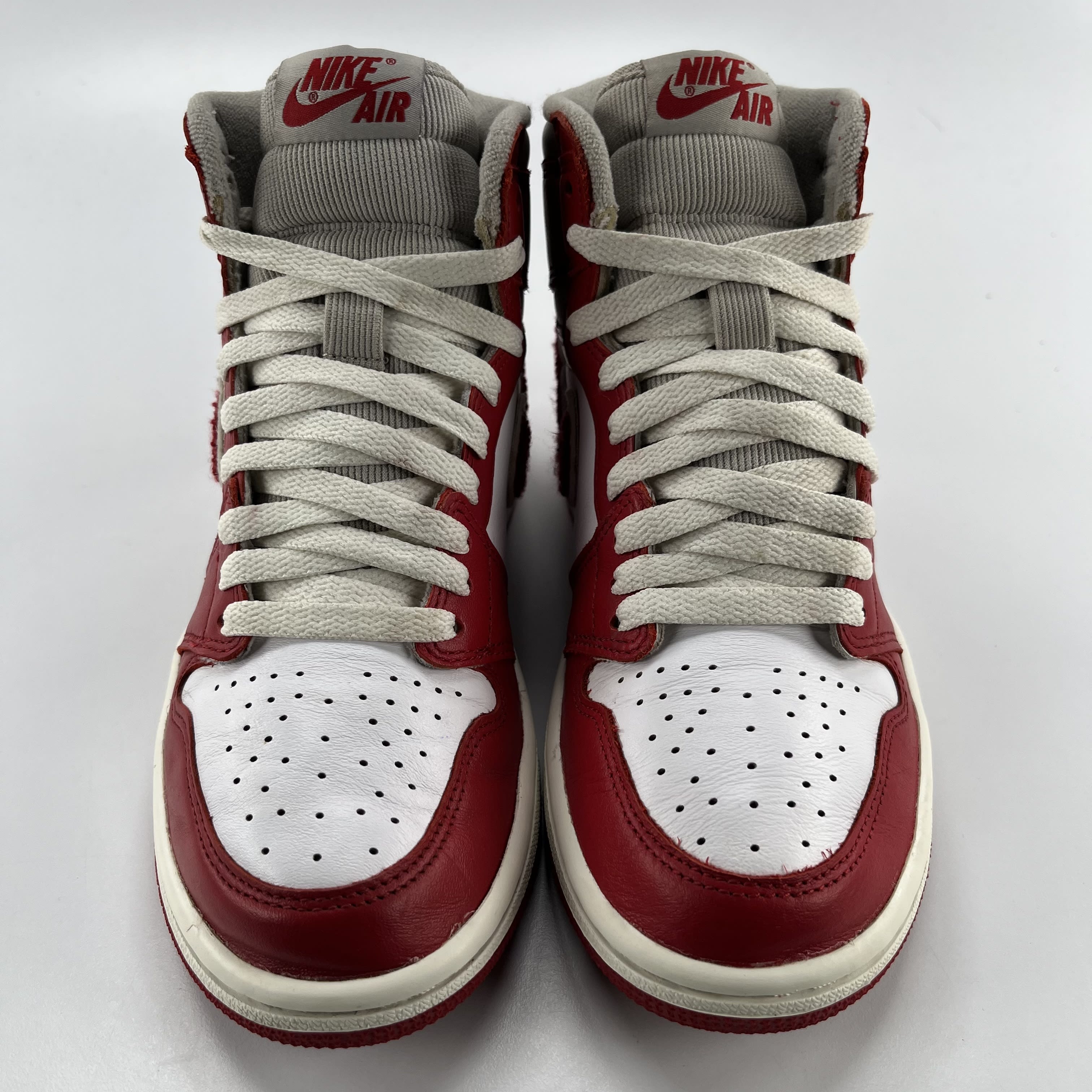 634750 Jordan 1 Retro High OG Varsity Red (Women's)