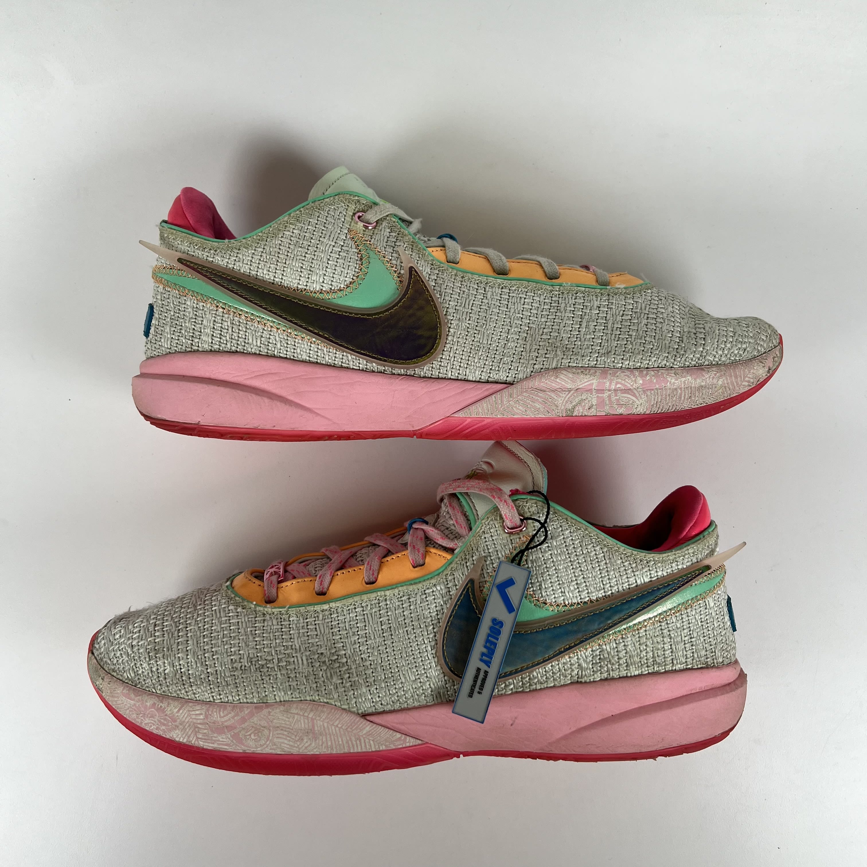 SP8980 Nike LeBron 20 Time Machine