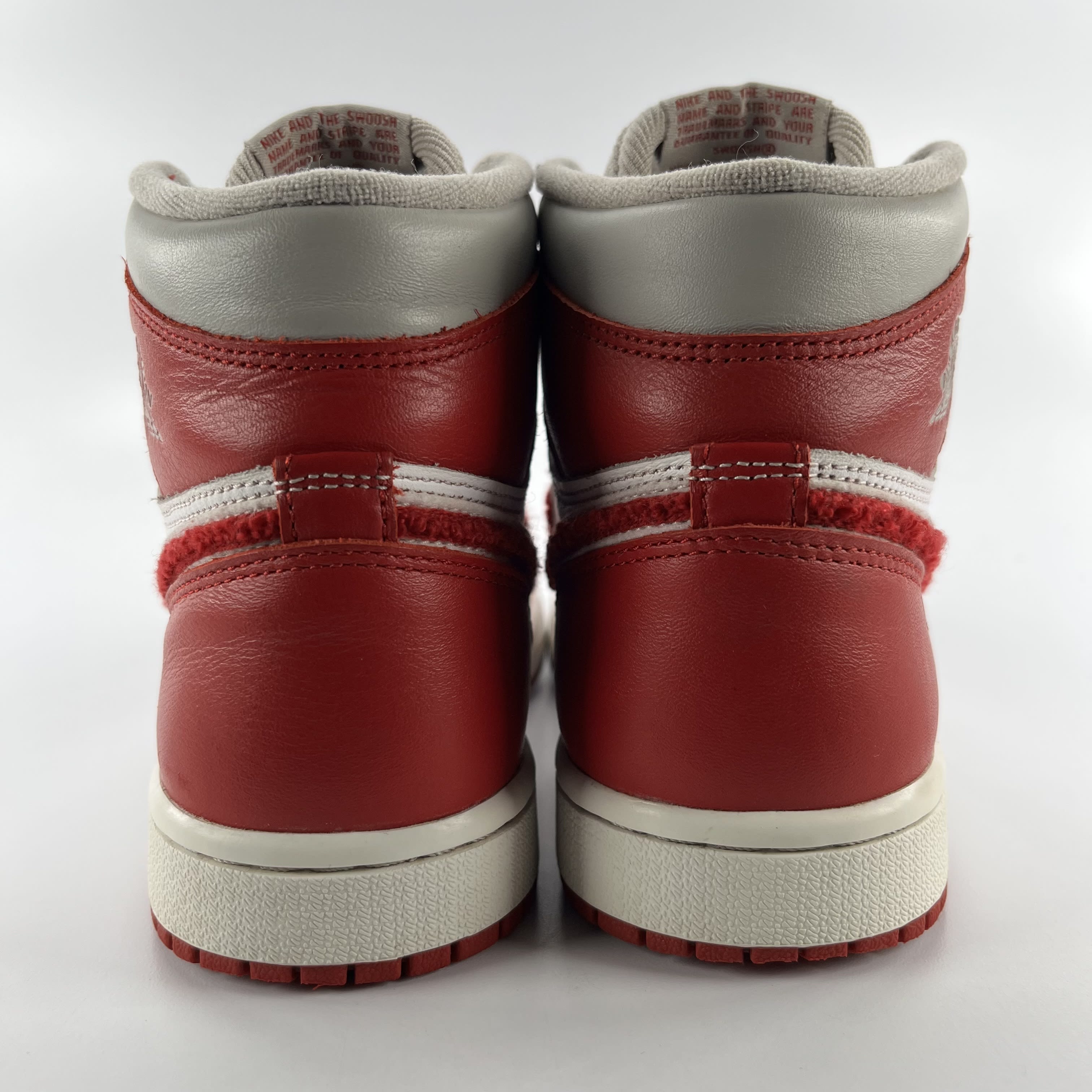 634750 Jordan 1 Retro High OG Varsity Red (Women's)