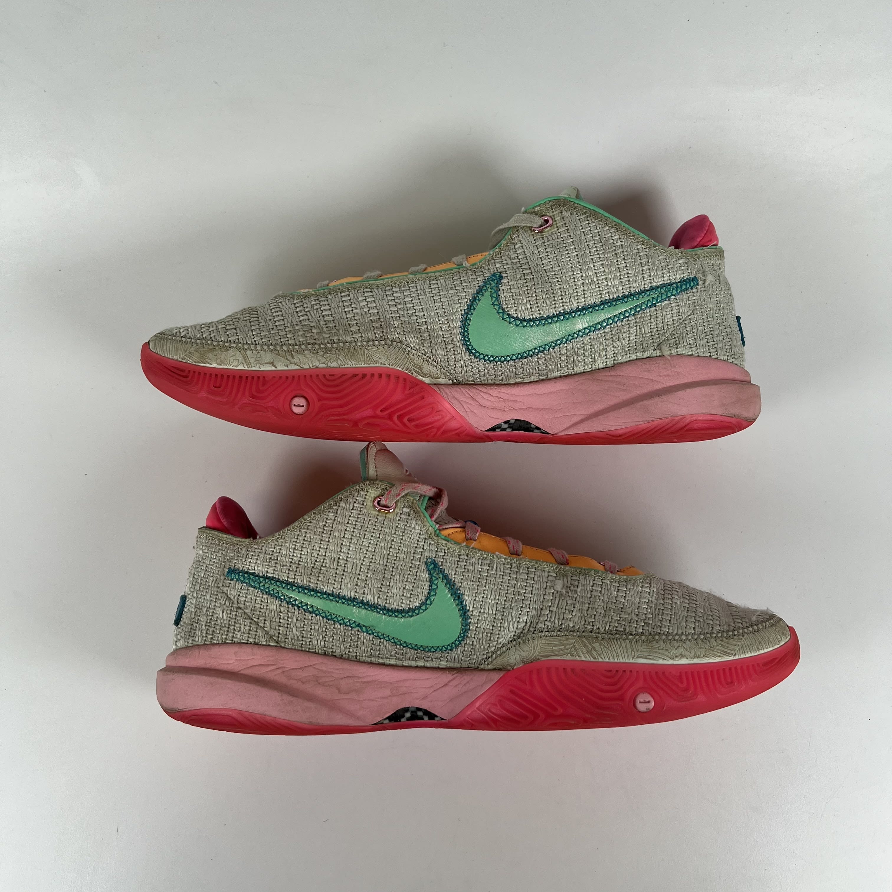 SP8980 Nike LeBron 20 Time Machine