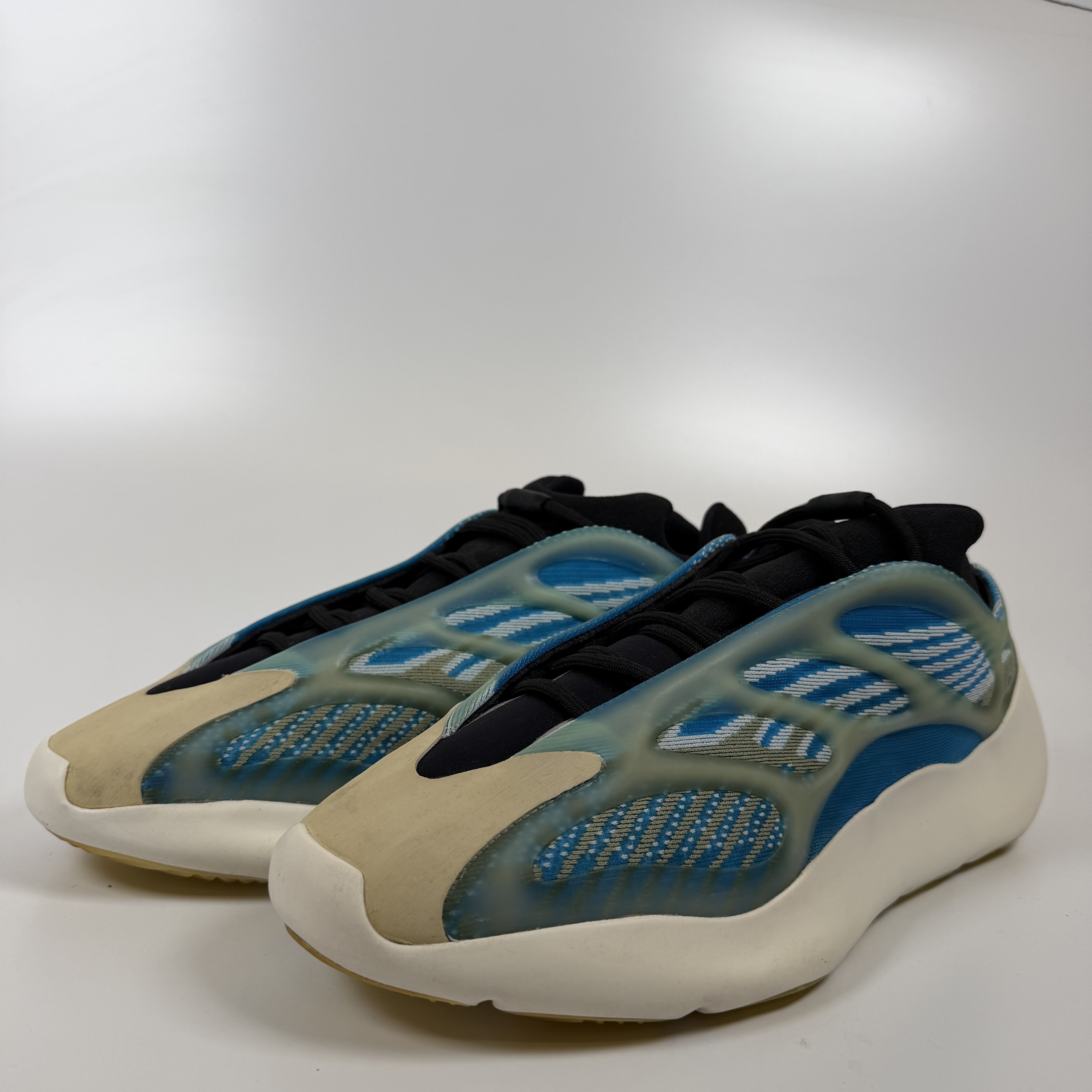 SP3951 adidas Yeezy 700 V3 Arzareth
