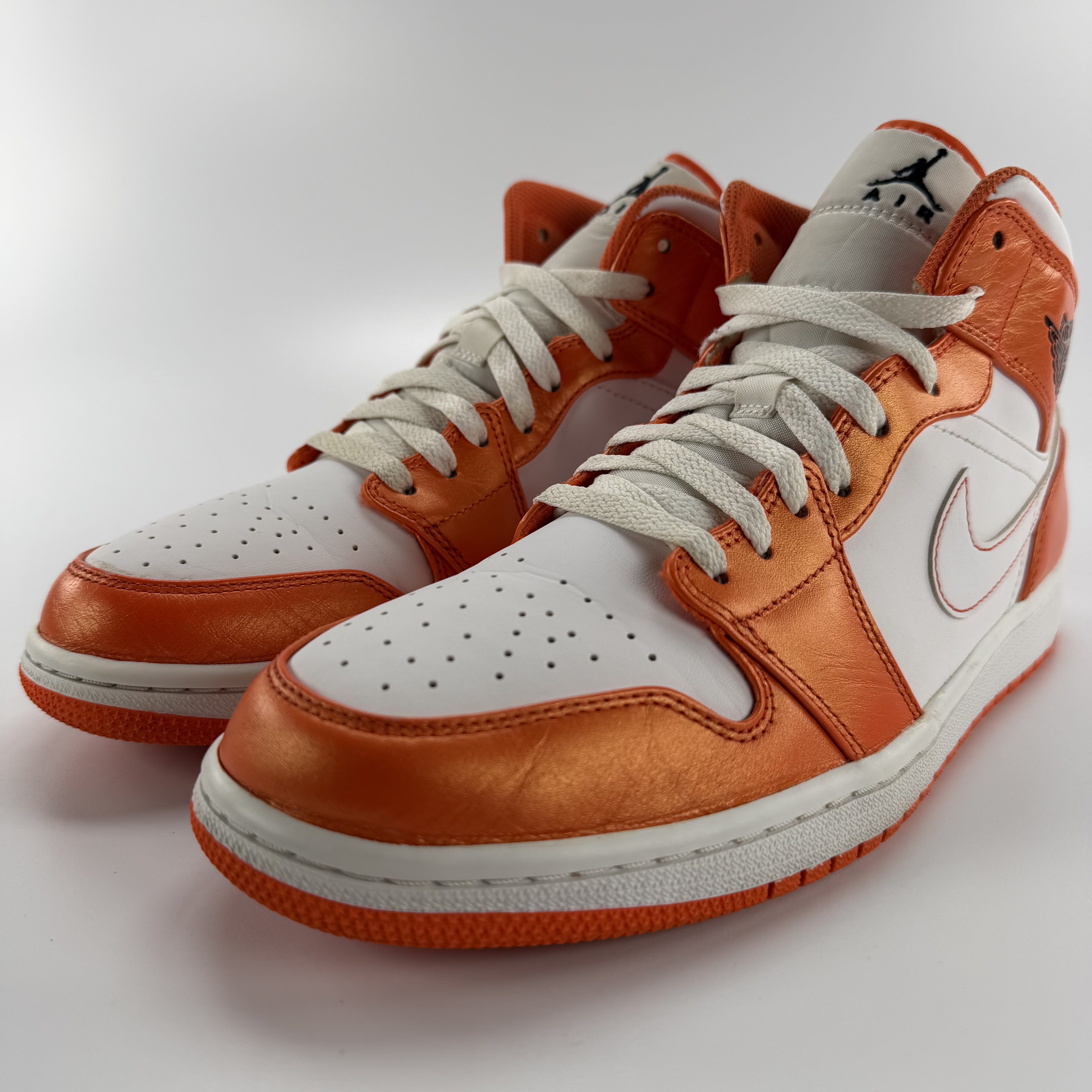 462499 Jordan 1 Mid Metallic Orange